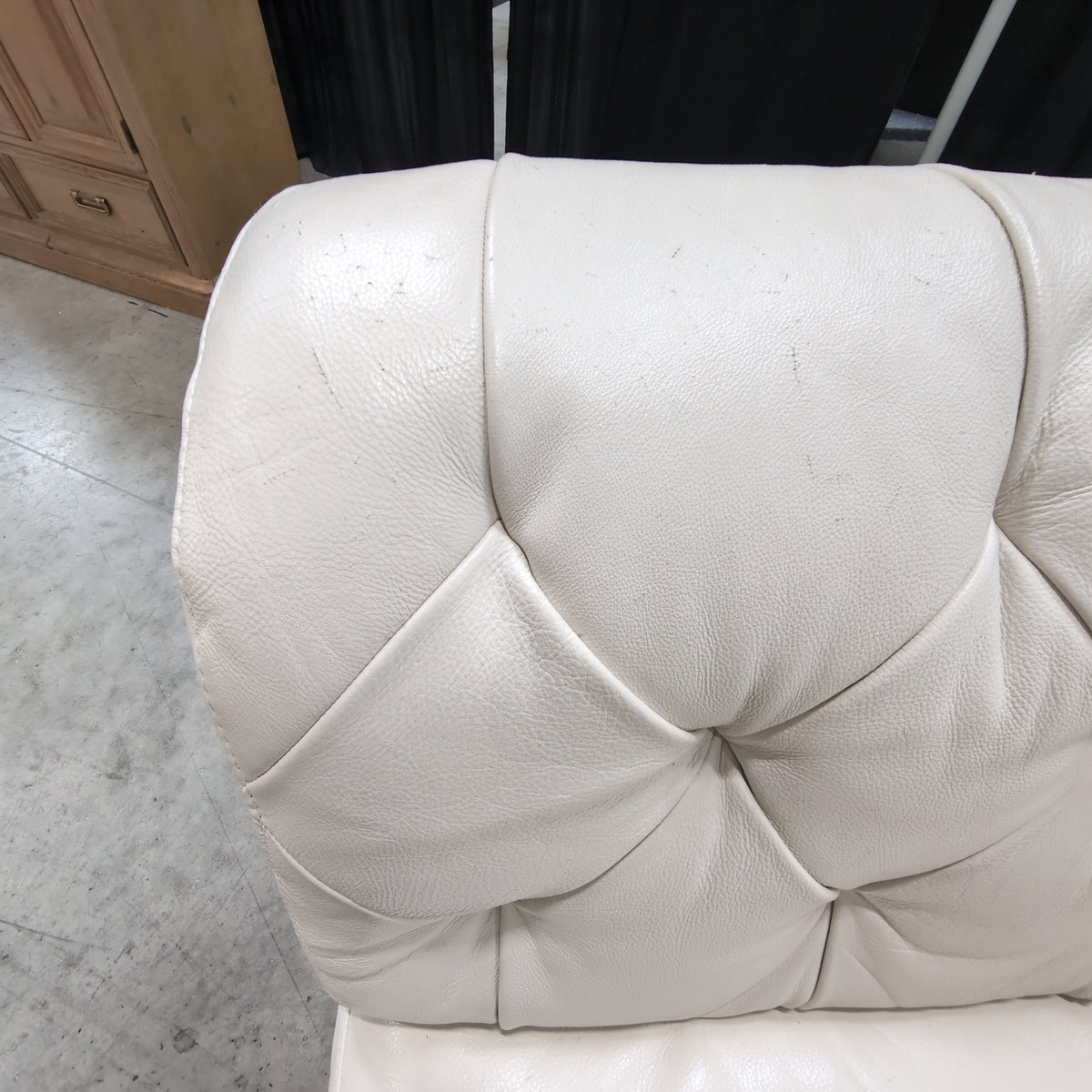 Natuzzi China Ltd. Cream Tufted L-Shaped Sectional Couch in Leather