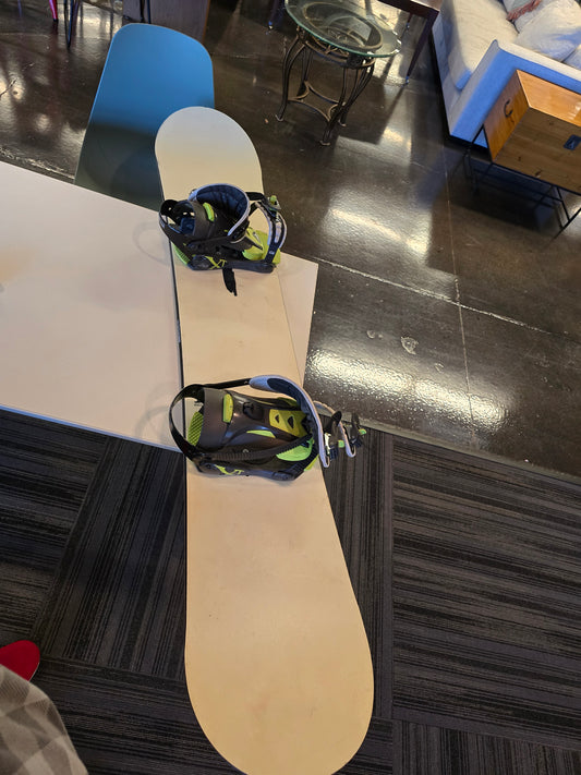 Vintage Millenium Three Discord 158.5 Snowboard with Bindings