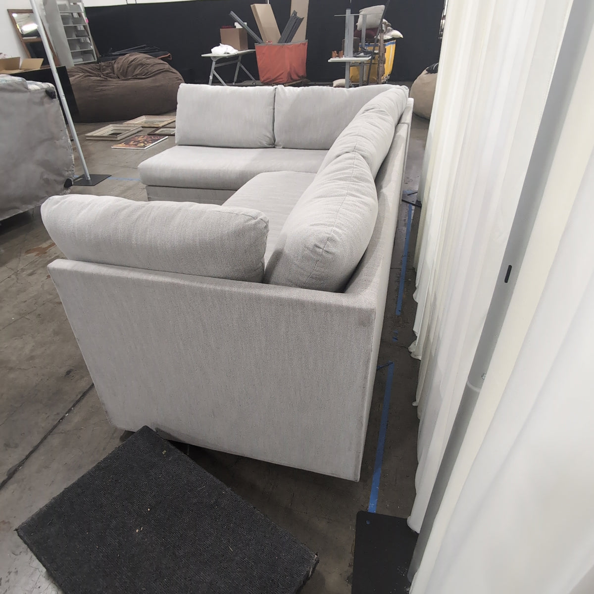 Light Grey Contemporary Sectional Couch in Upholstered Fabric