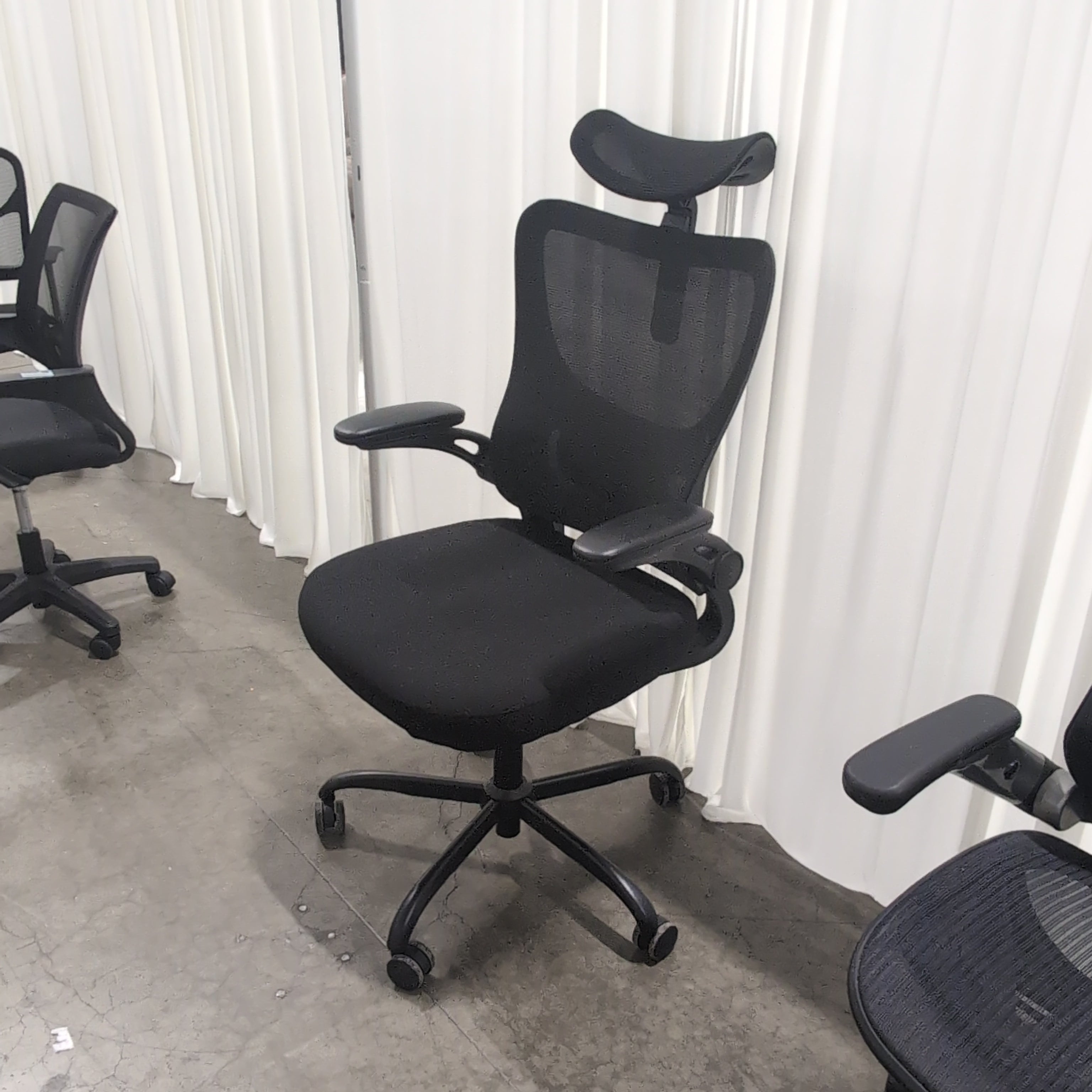 Black Mesh Back Office Chair with Headrest