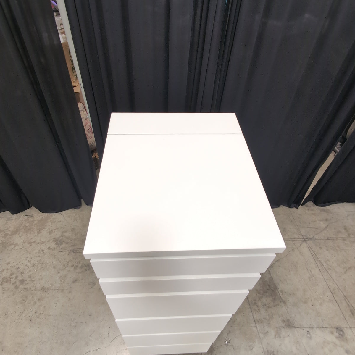 Modern White Six-Drawer Dresser in Wood
