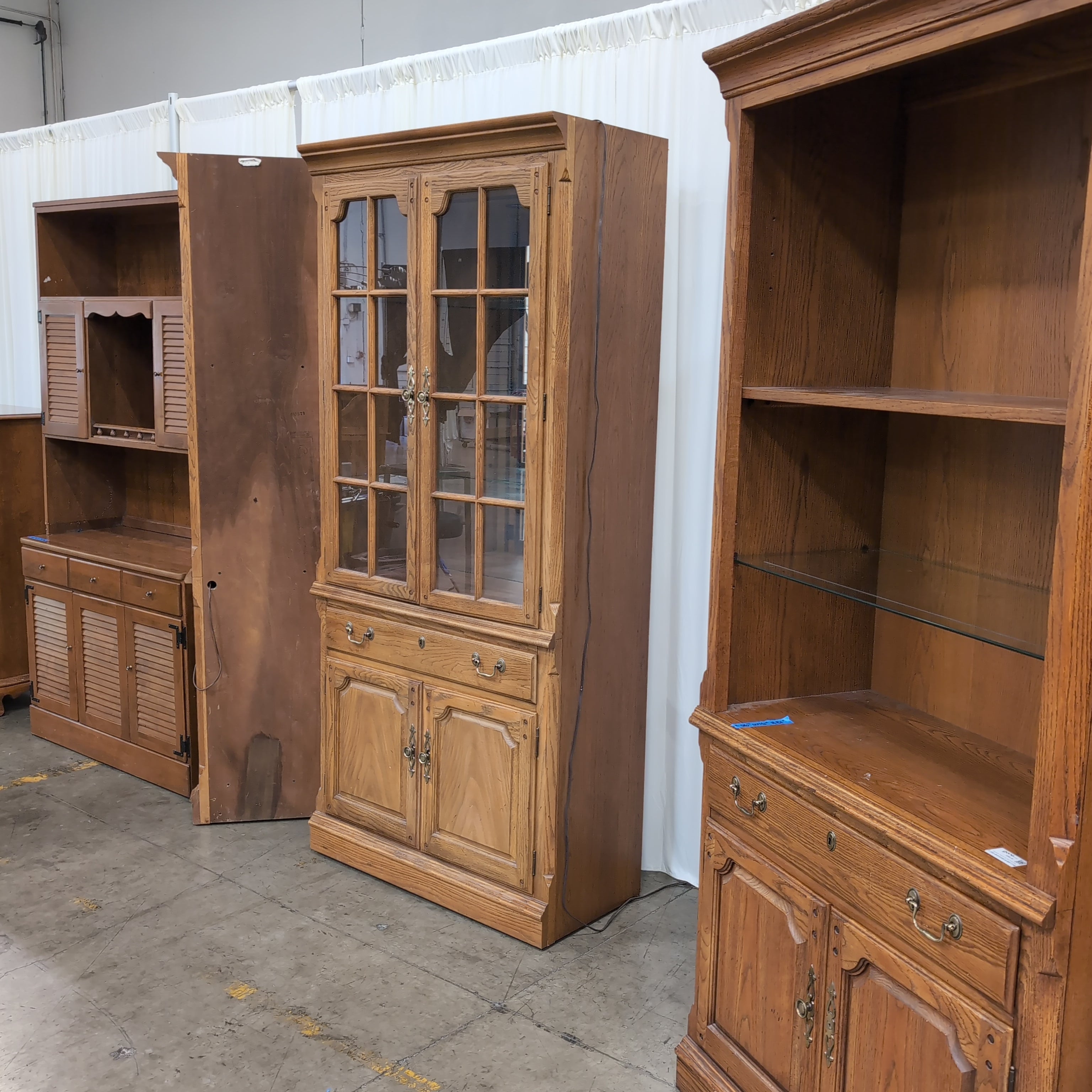 Thomasville Traditional Golden Oak China Cabinet with Glass Doors
