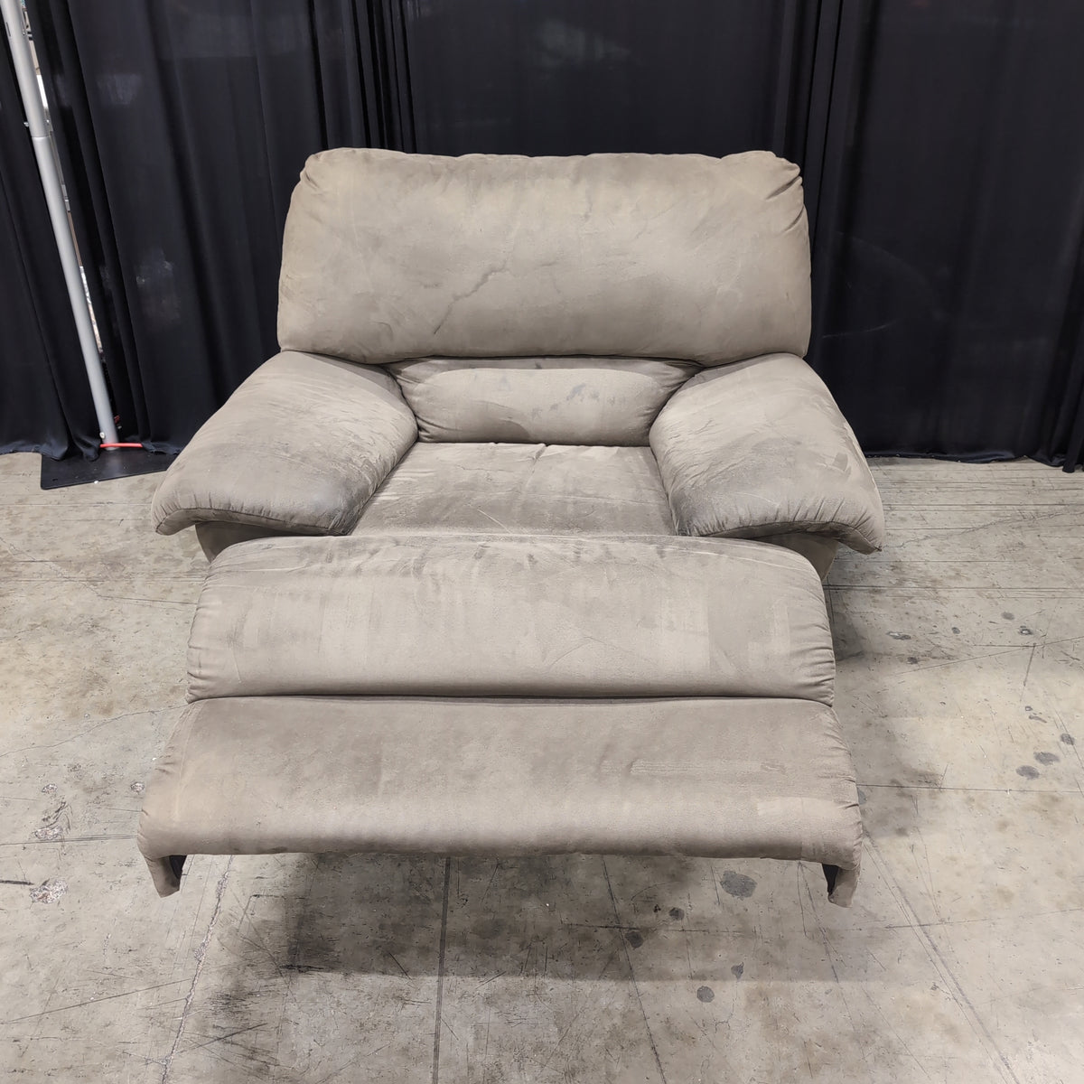 Plush Light Gray Recliner in Soft Fabric