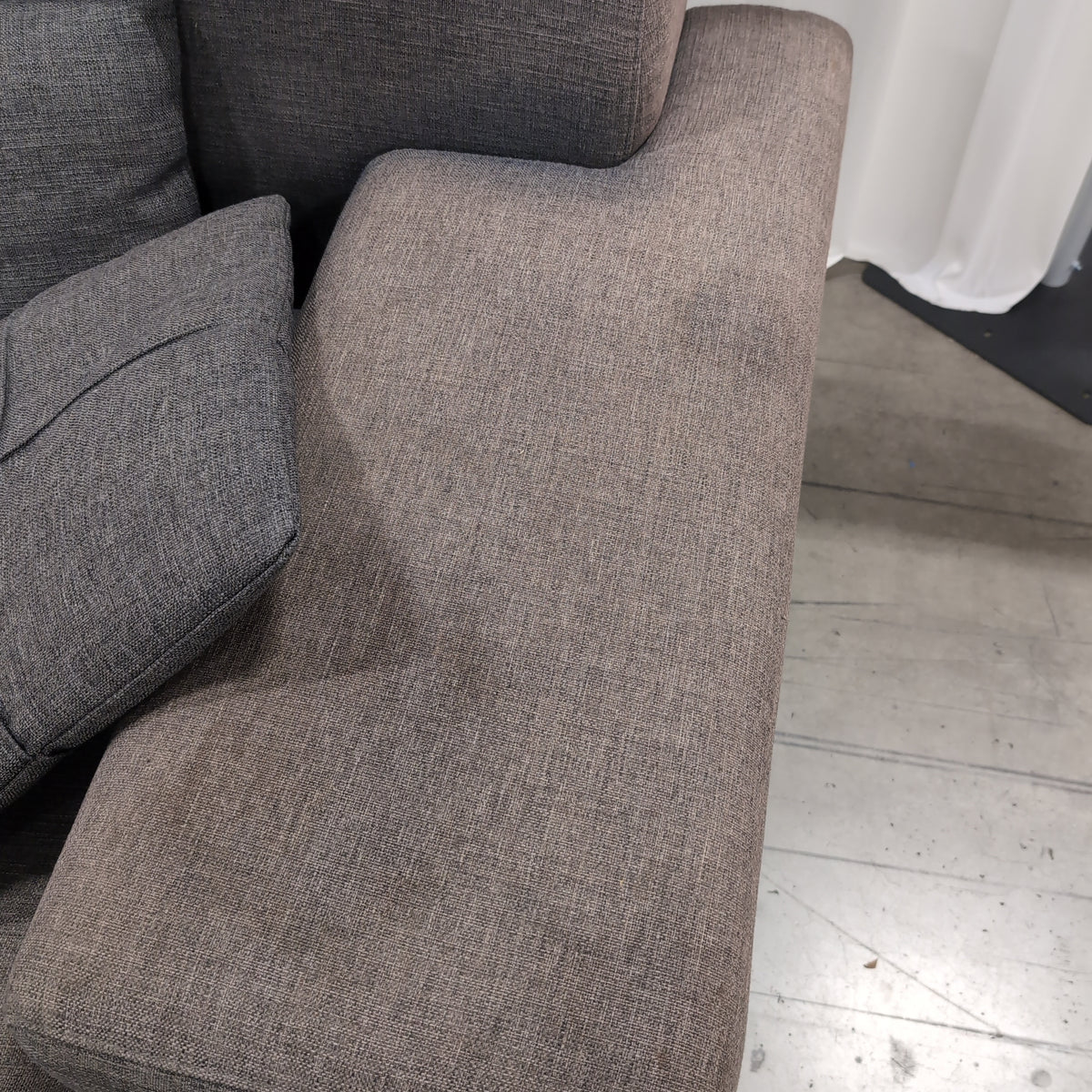 Grey Fabric Tufted Couch with Adjustable Headrests
