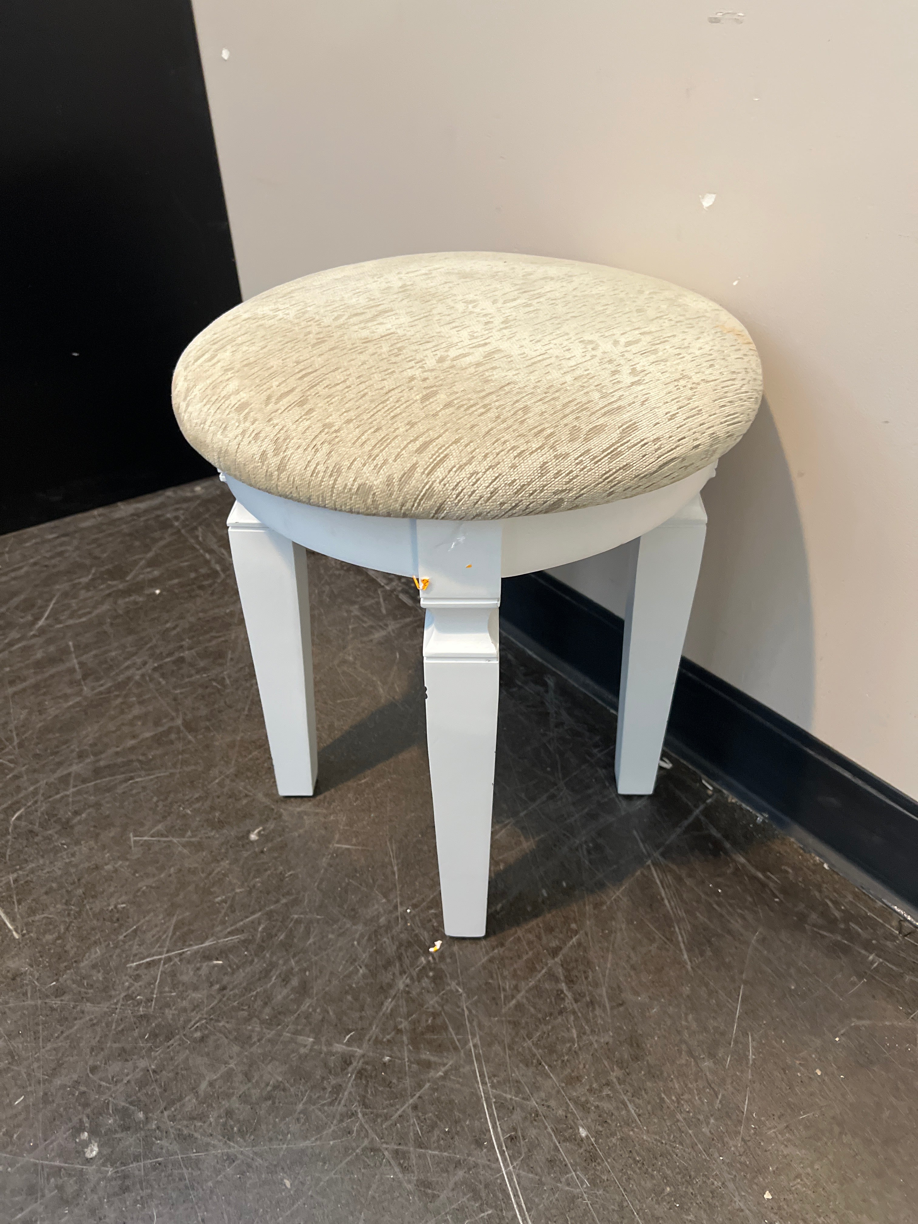Poundex White Vanity Stool with Upholstered Seat
