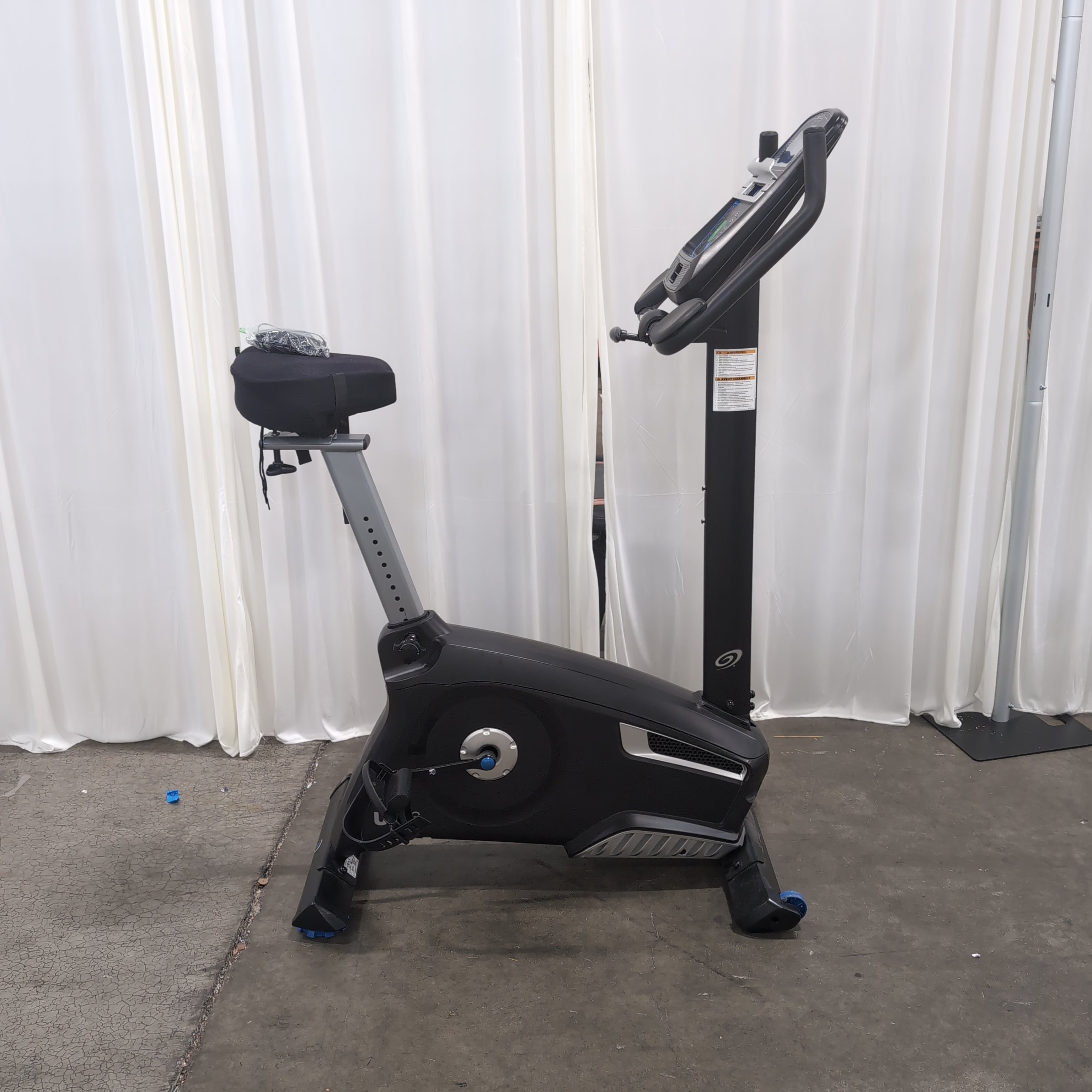 Black Nautilus Adjustable Indoor Cycling Exercise Bike