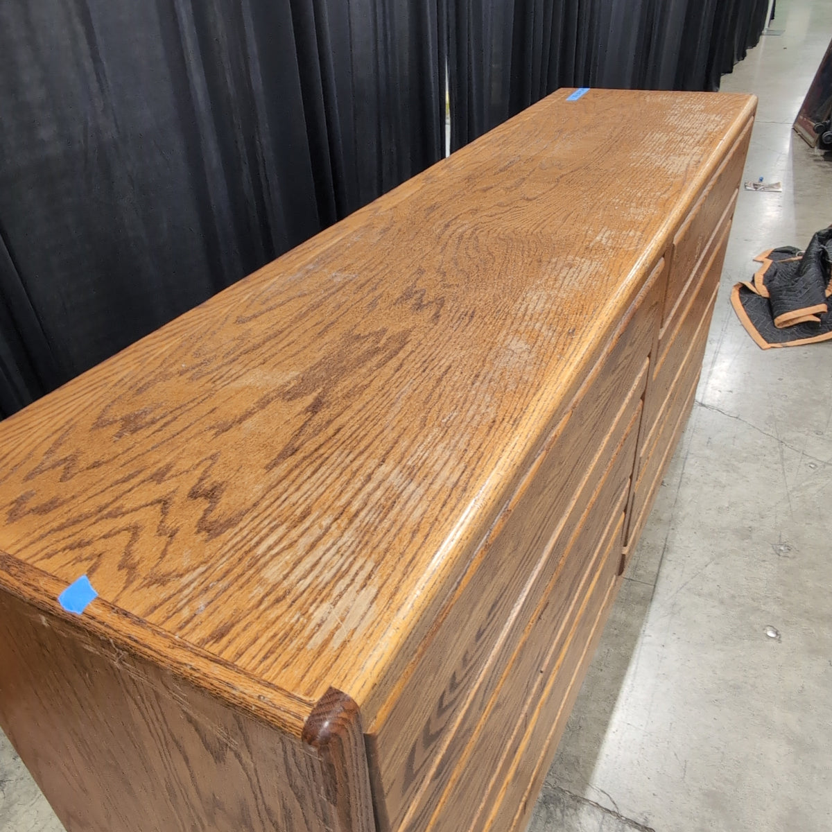 Light Brown Oak Grain Six-Drawer Dresser