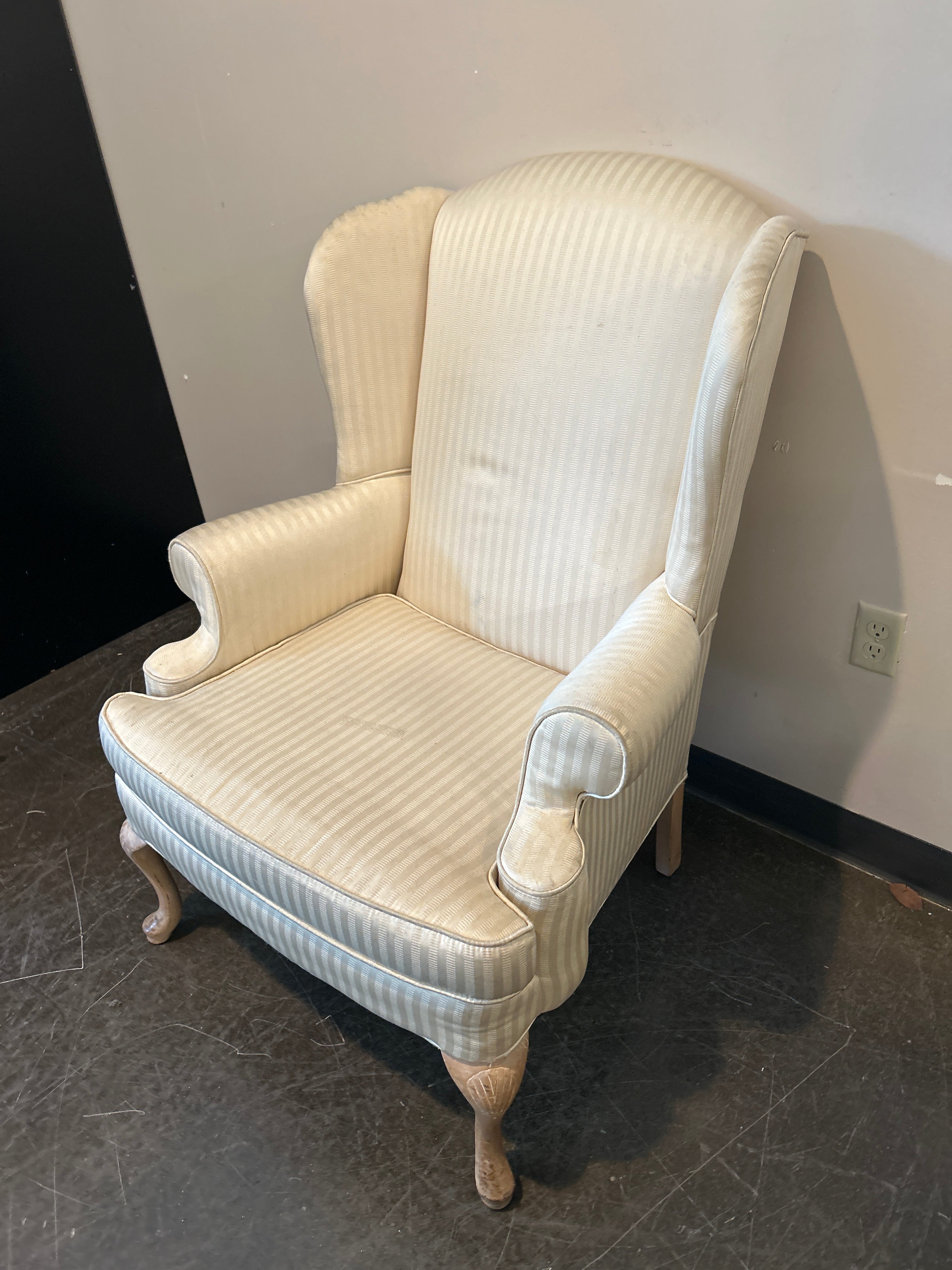 Elegant Wingback Chair in Cream
