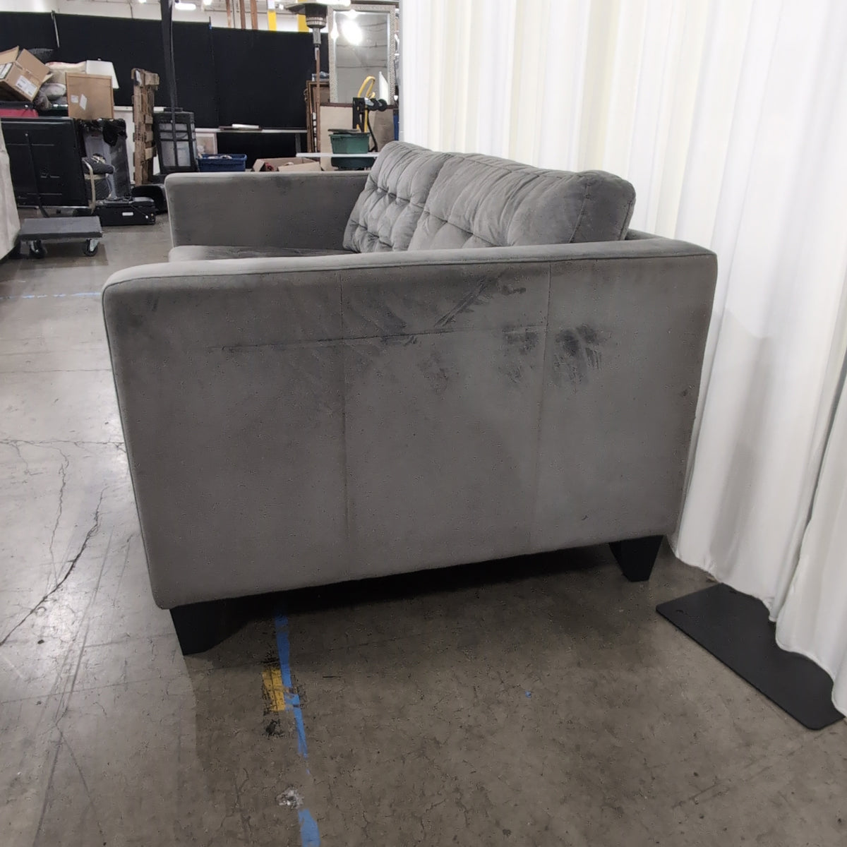 Tufted Grey Velvet Loveseat