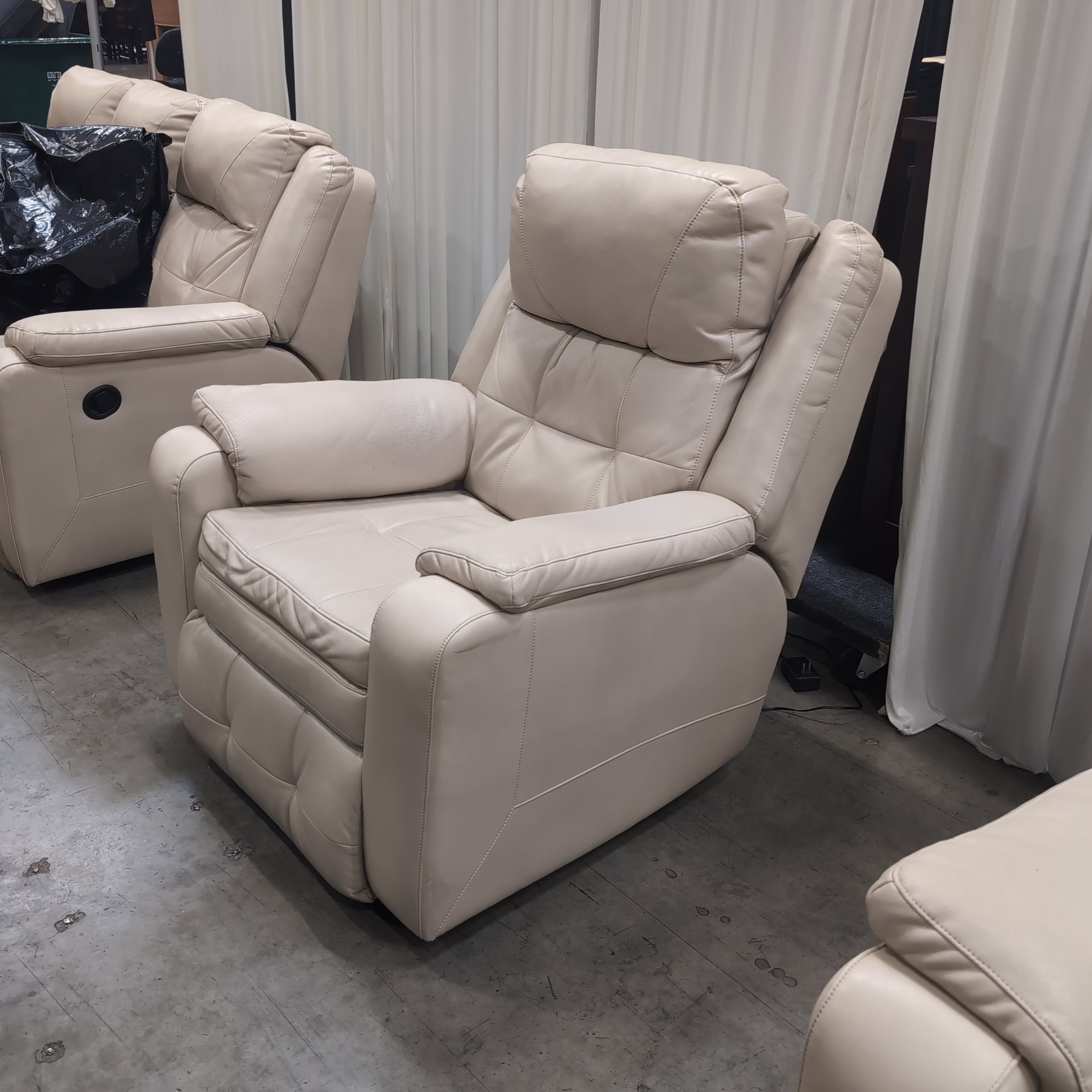 Light Beige Power Recliner with Tufted Cushions
