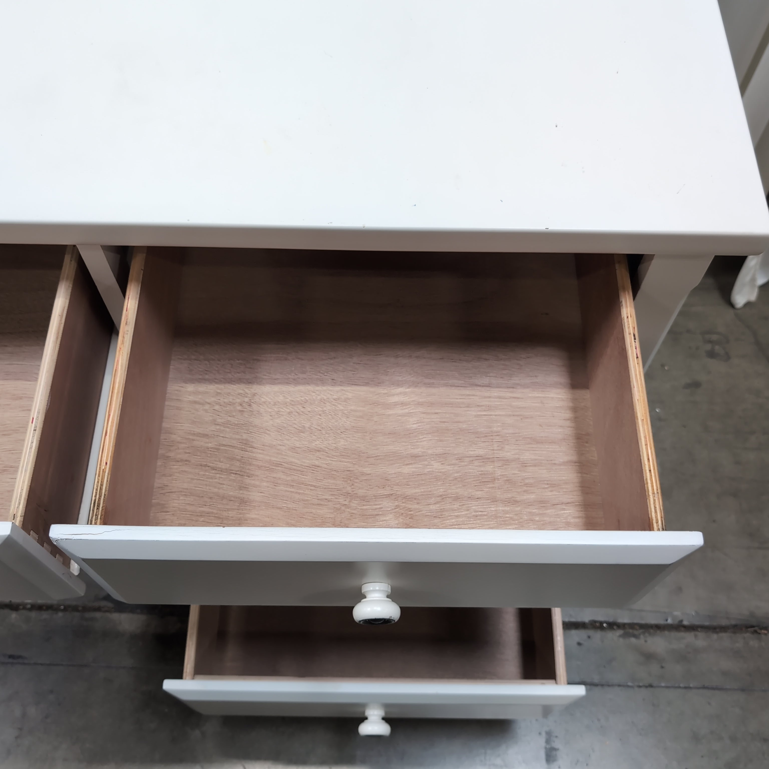 Classic White Six-Drawer Transitional Dresser