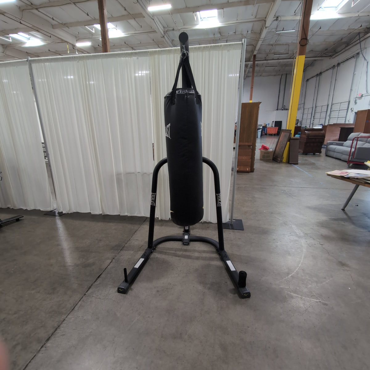 Everlast Black Punching Bag with Freestanding Frame