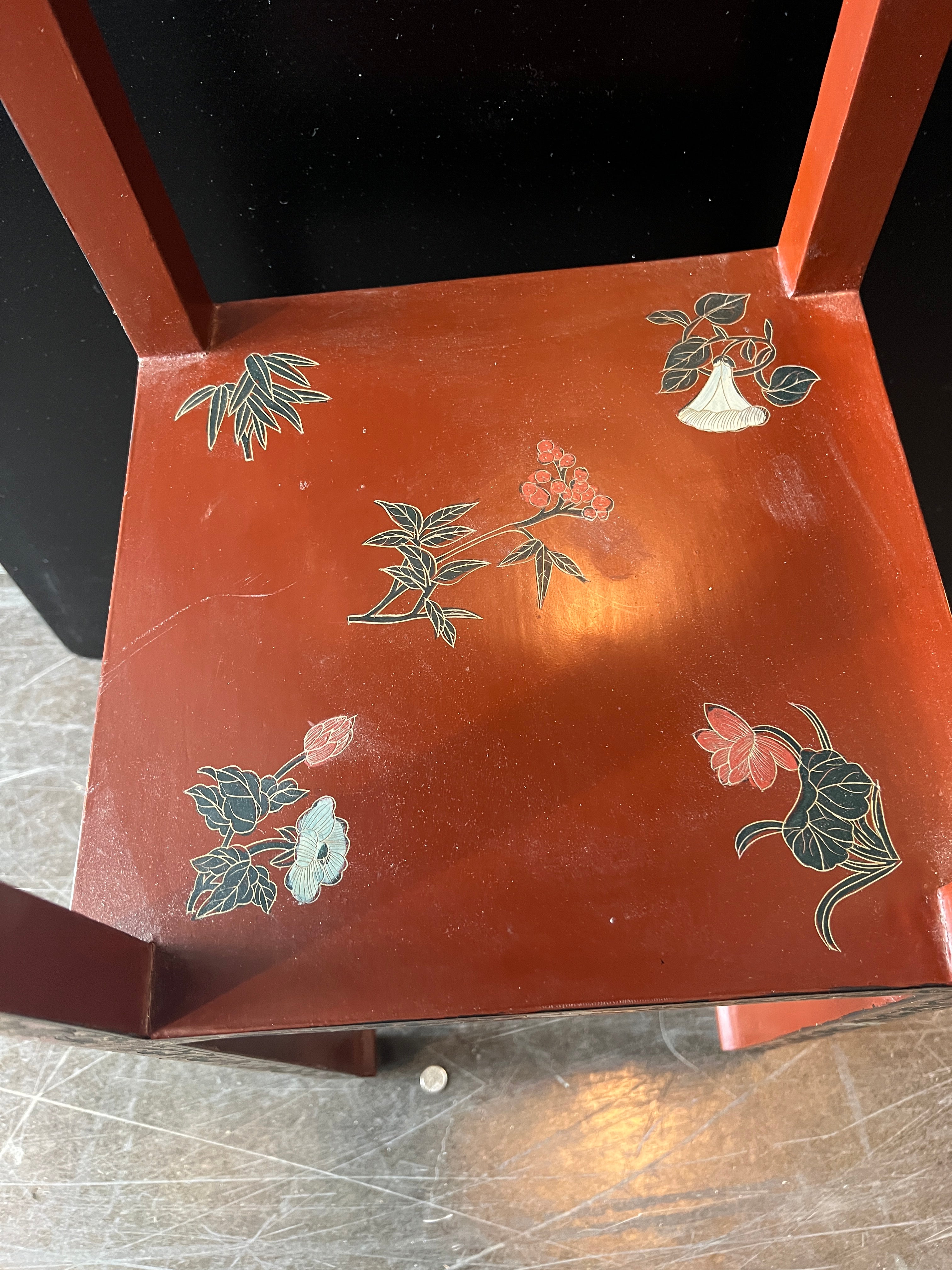Jinlong Black Lacquered Display Stand