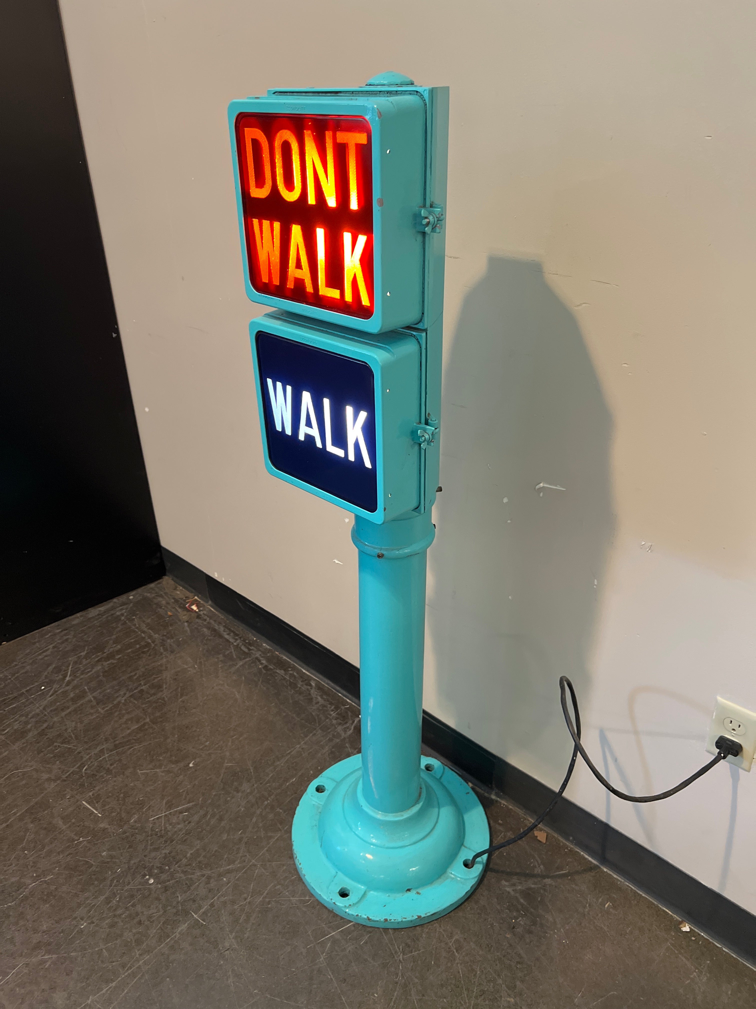 Vintage ONOLITE Pedestrian Signal