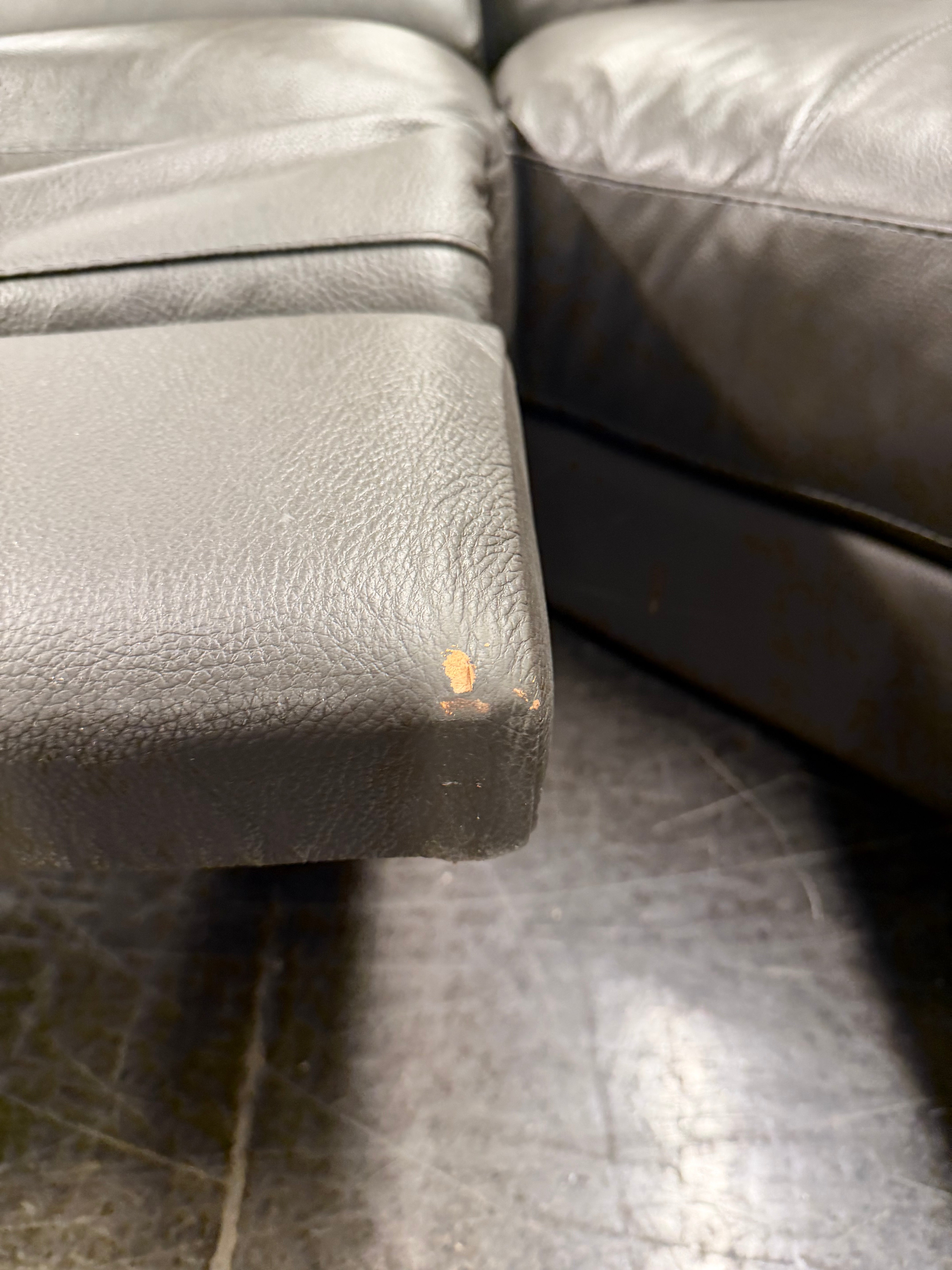 Chateau d'Ax 5 Piece Power Sectional Sofa in Great Condition (Made in Italy)