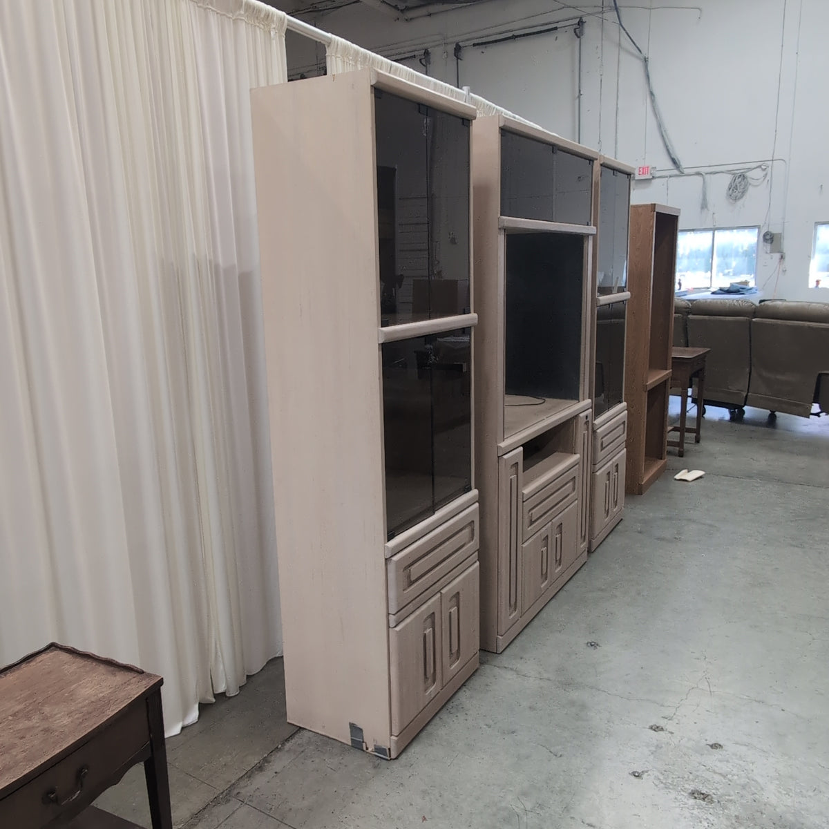 Light Wood Display China Cabinet with Glass Doors