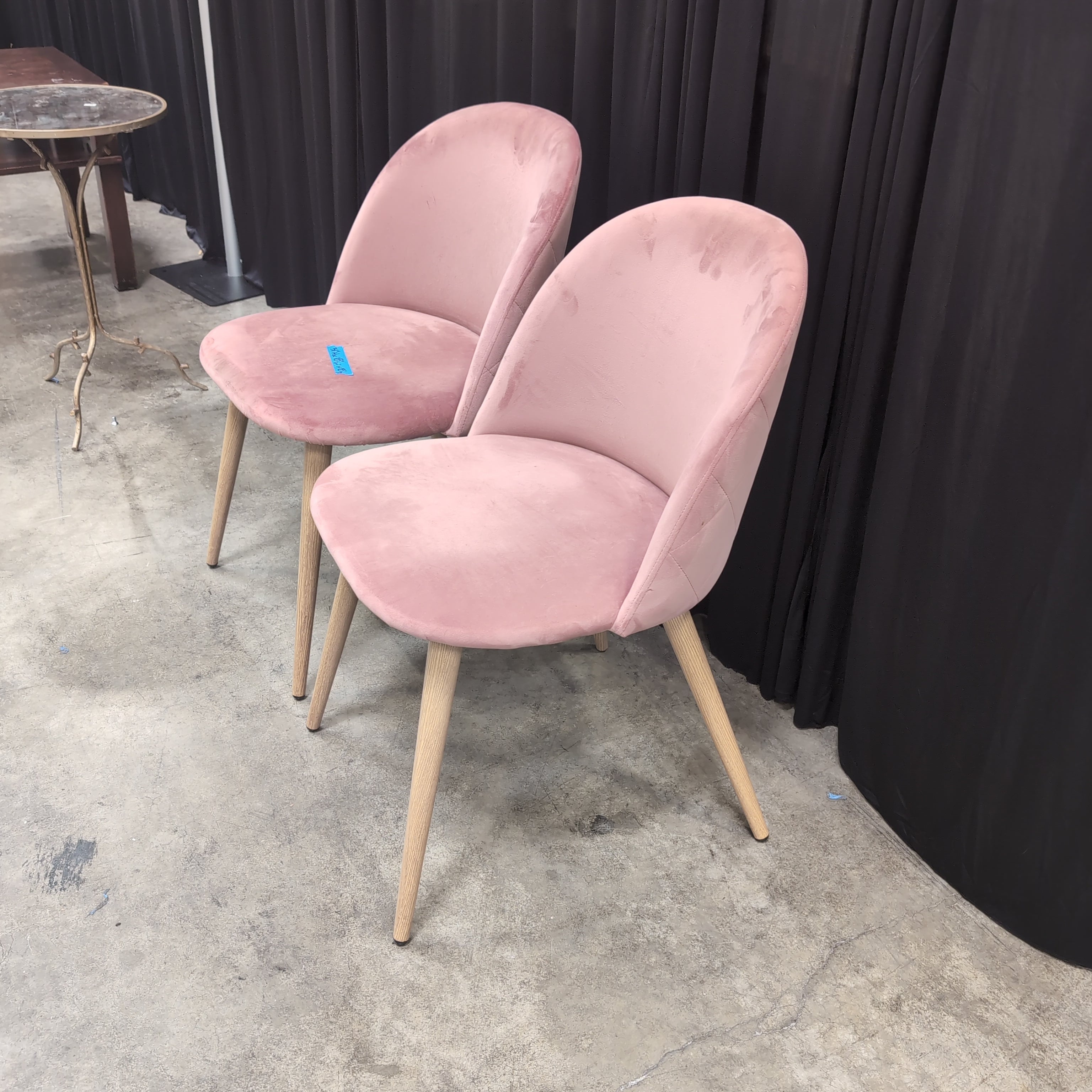 Set of Two Modern Pink Dining Chairs in Velvet