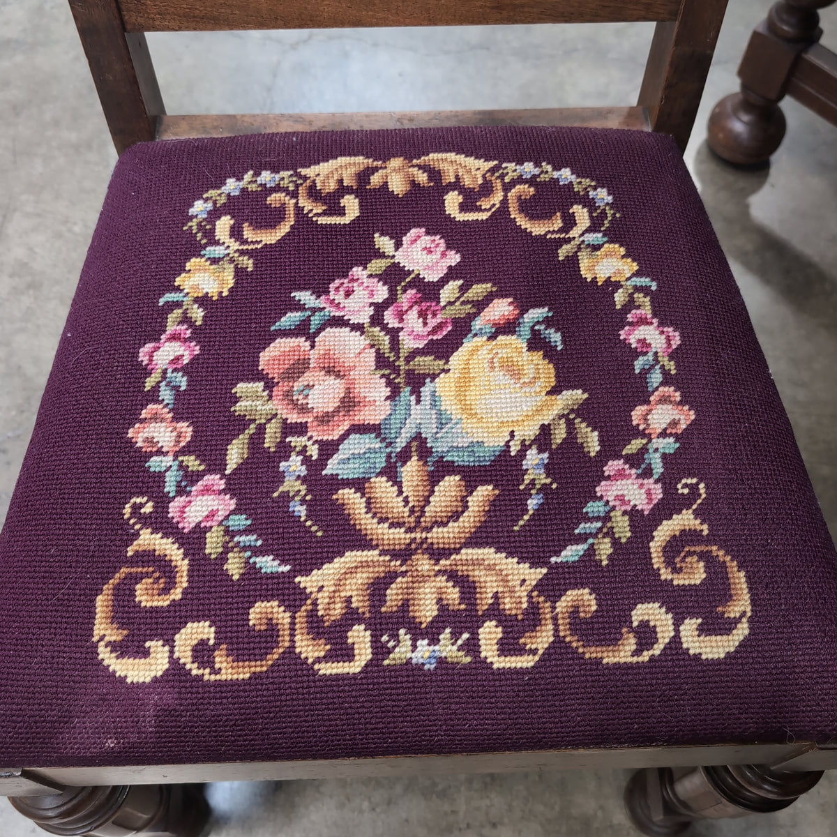 Octagonal Top Wood Dining Table with Turned Legs