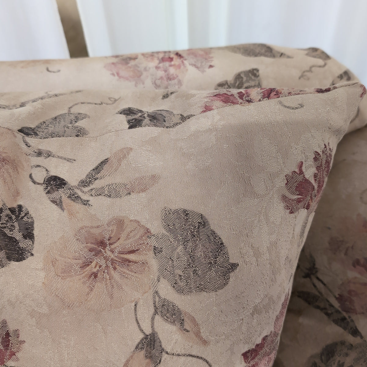 Traditional Floral Pattern Couch with Rolled Arms