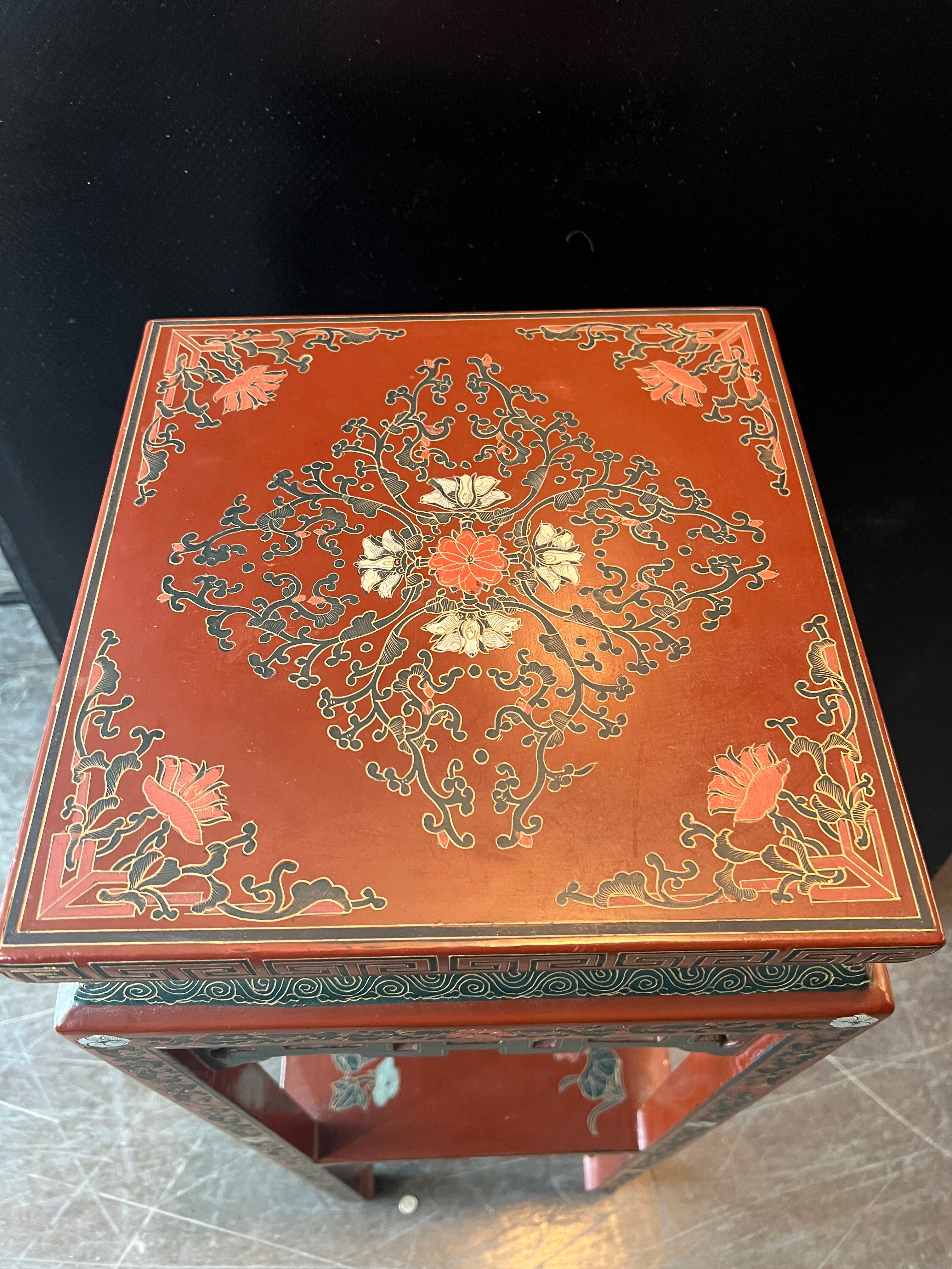 Jinlong Black Lacquered Display Stand