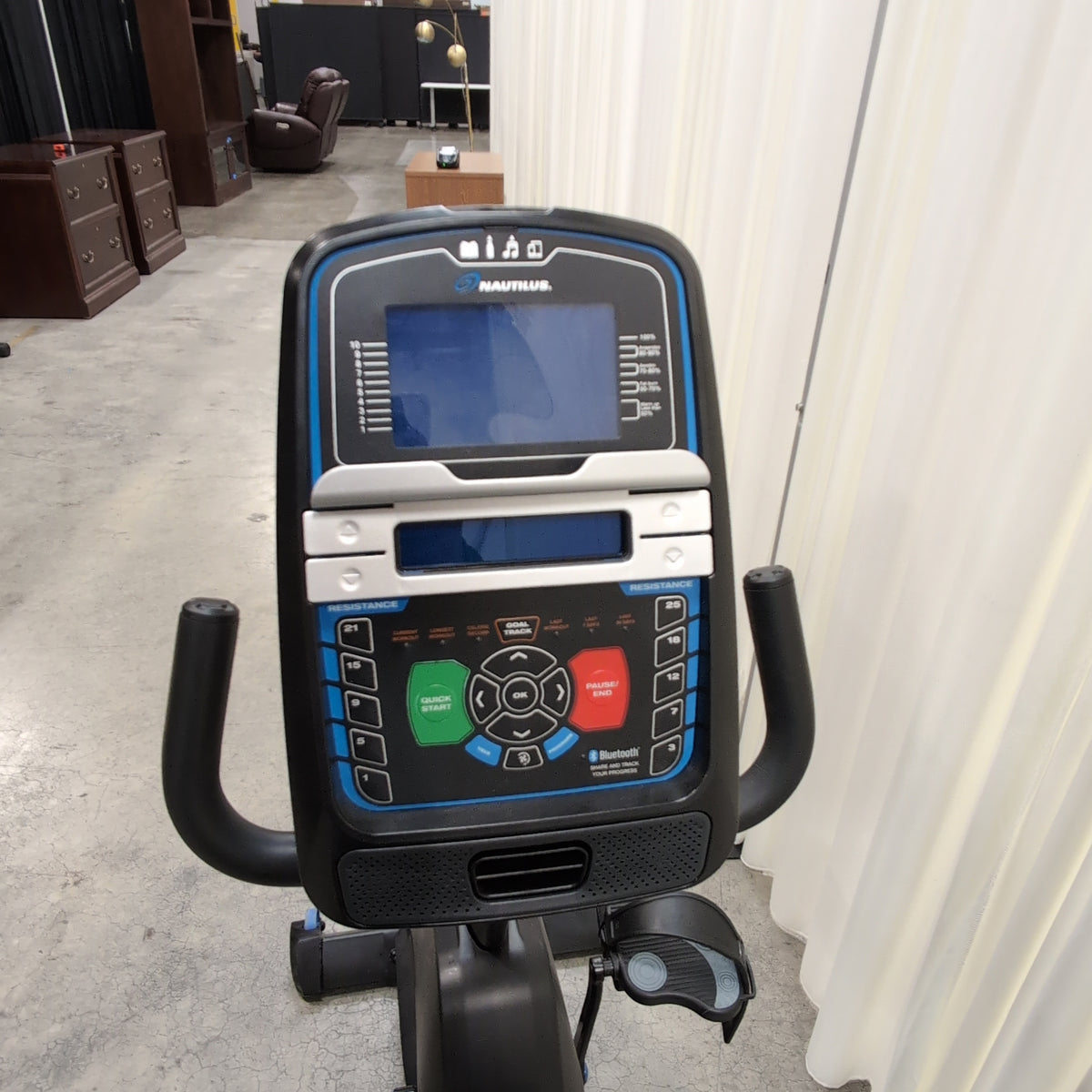 Nautilus R616 Black Recumbent Exercise Bike
