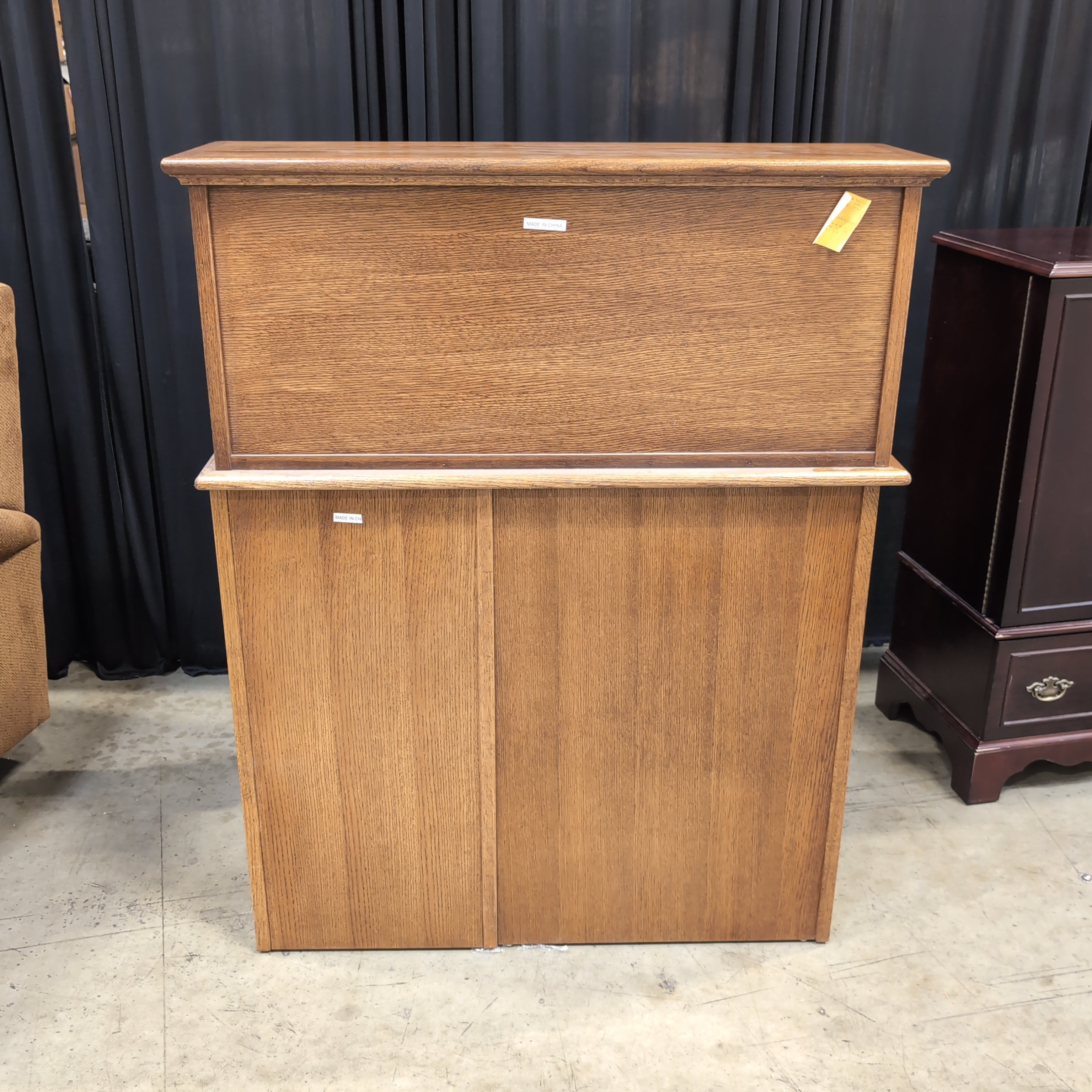 Traditional Oak Roll-Top Desk with Multiple Drawers