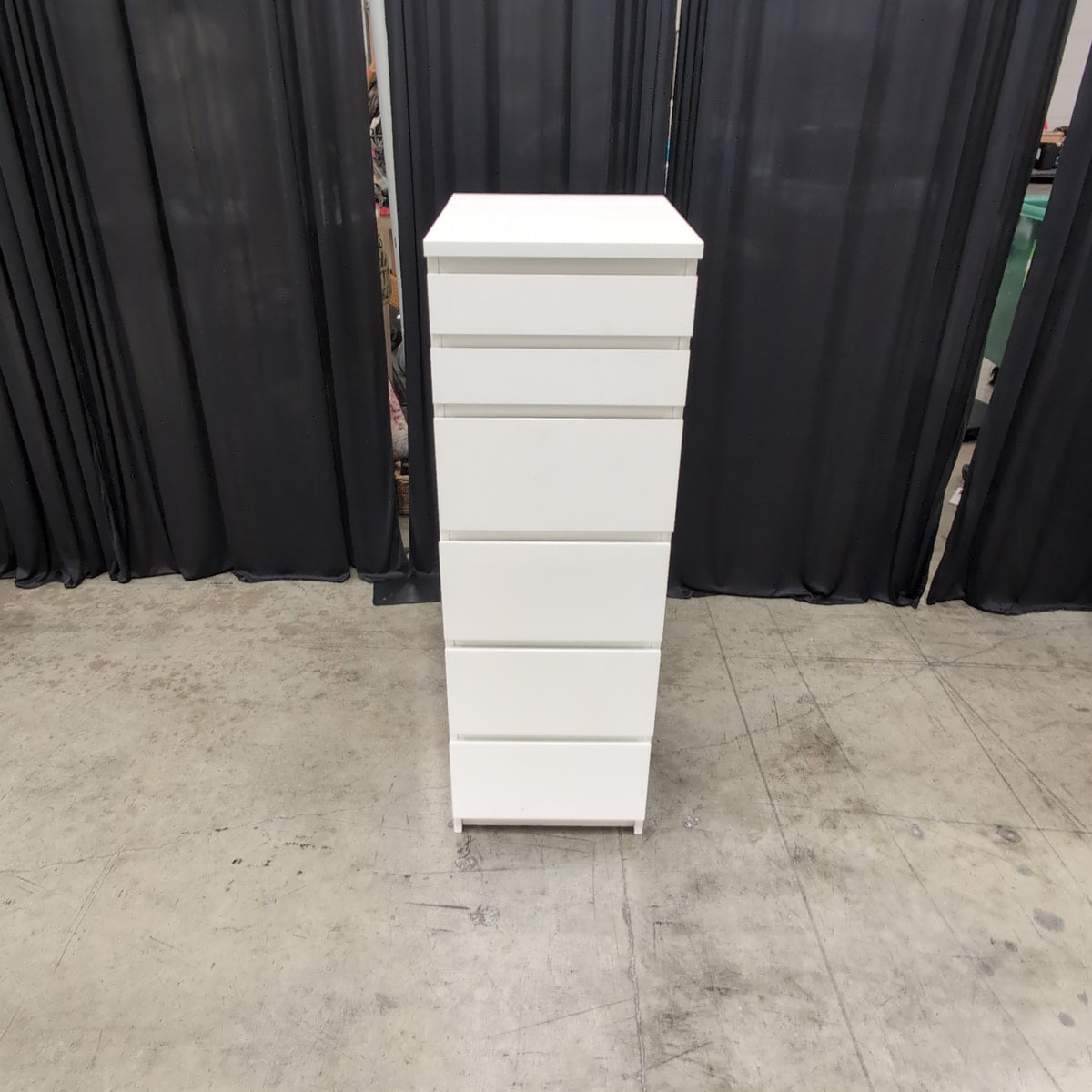 Modern White Six-Drawer Dresser in Wood