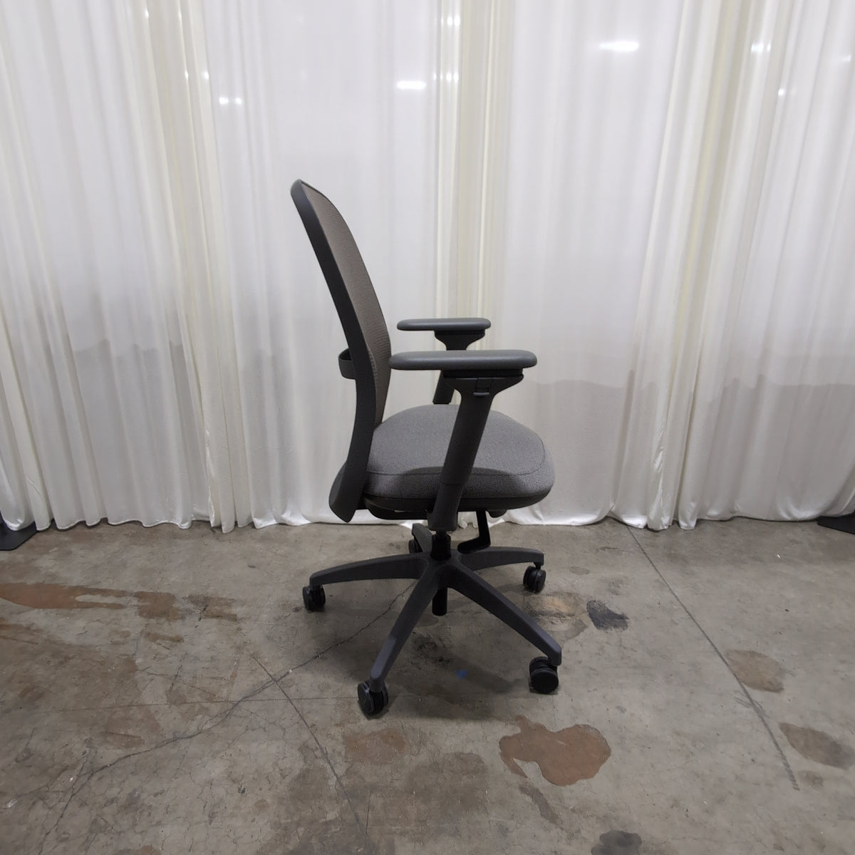 Gray Mesh Back Swivel Office Chair with Adjustable Arms