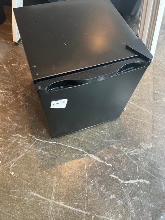 Black compact Mini fridge