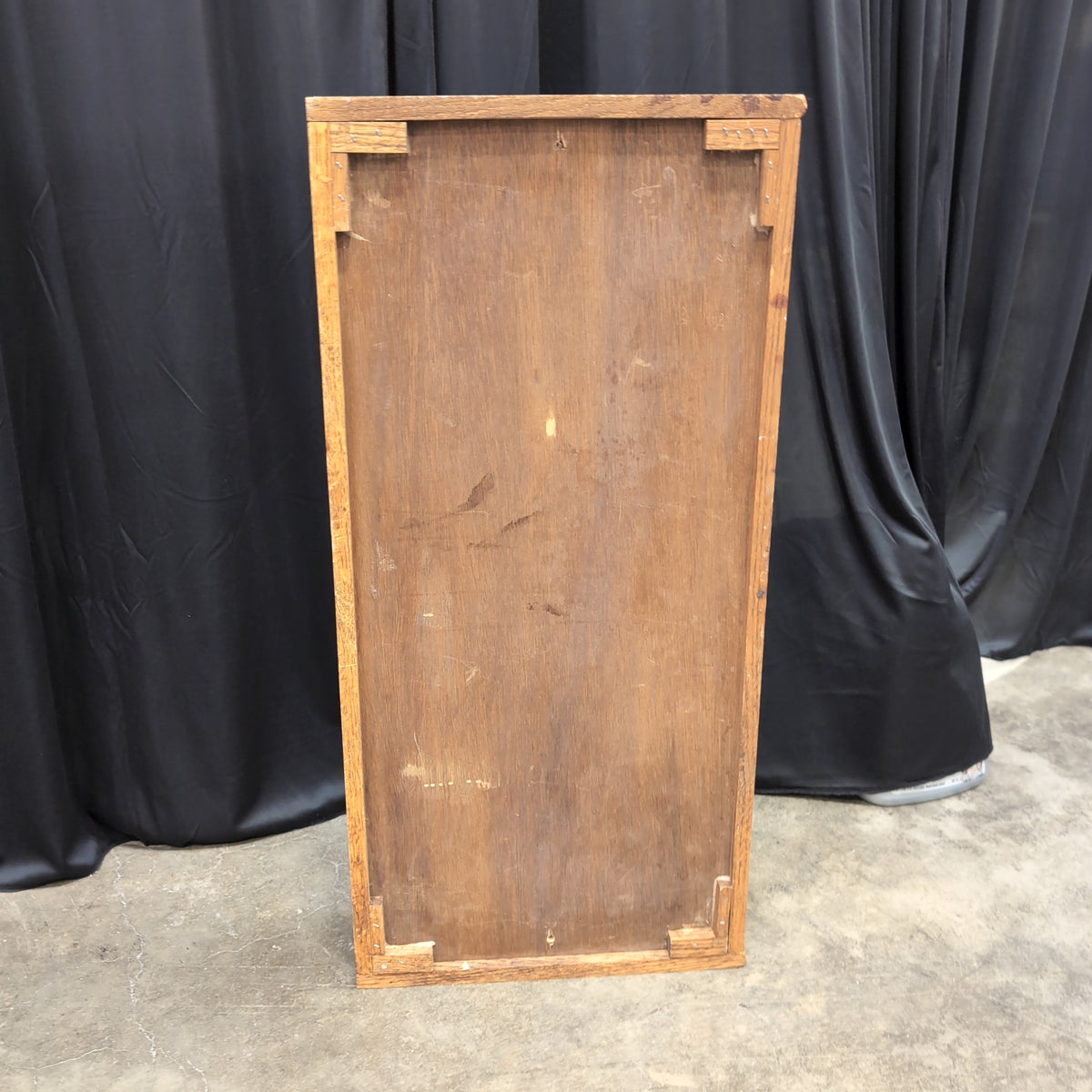 Brown Scalloped Handle Serving Tray in Wood