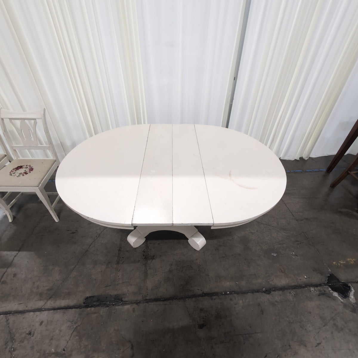 White Painted Wood Pedestal Dining Table with Leaves