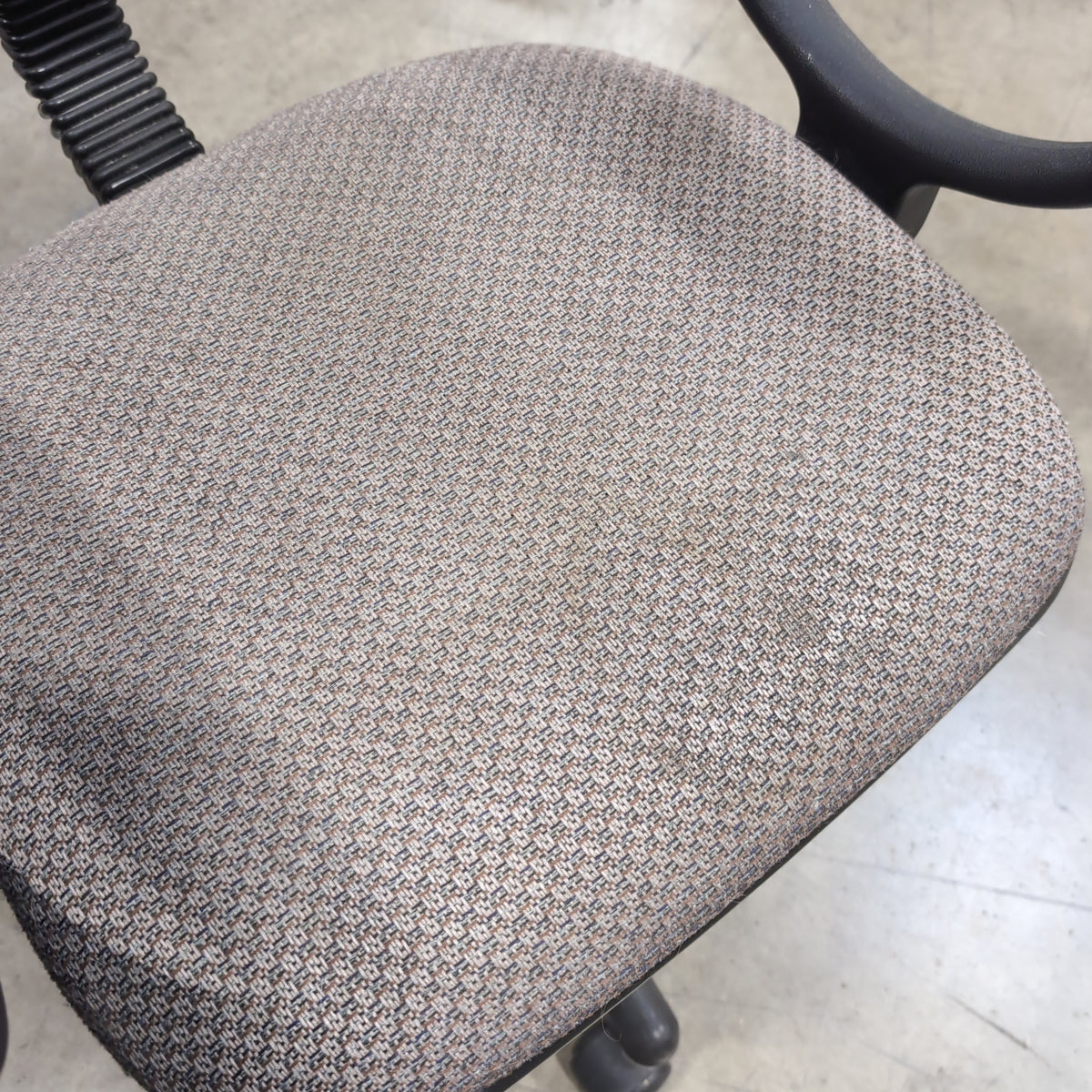 Rolling Grey Fabric Office Chair with Armrests