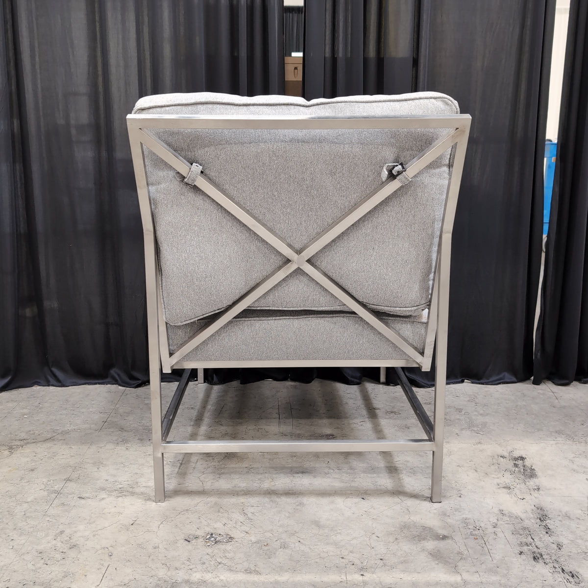 Grey Tufted Upholstered Accent Chair with Metal Legs