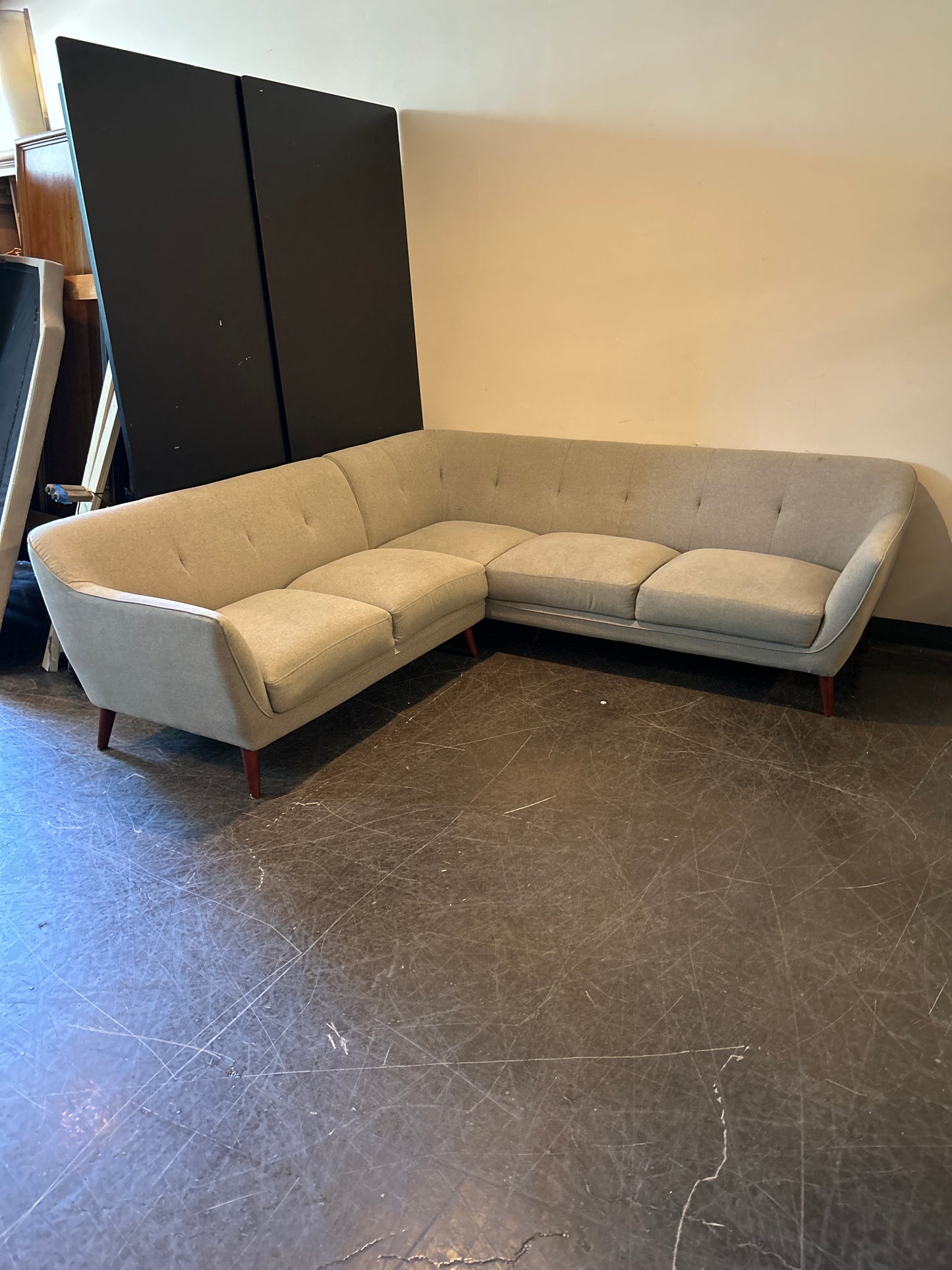 Scandinavian Designs Dakota Sectional Sofa – Light Gray