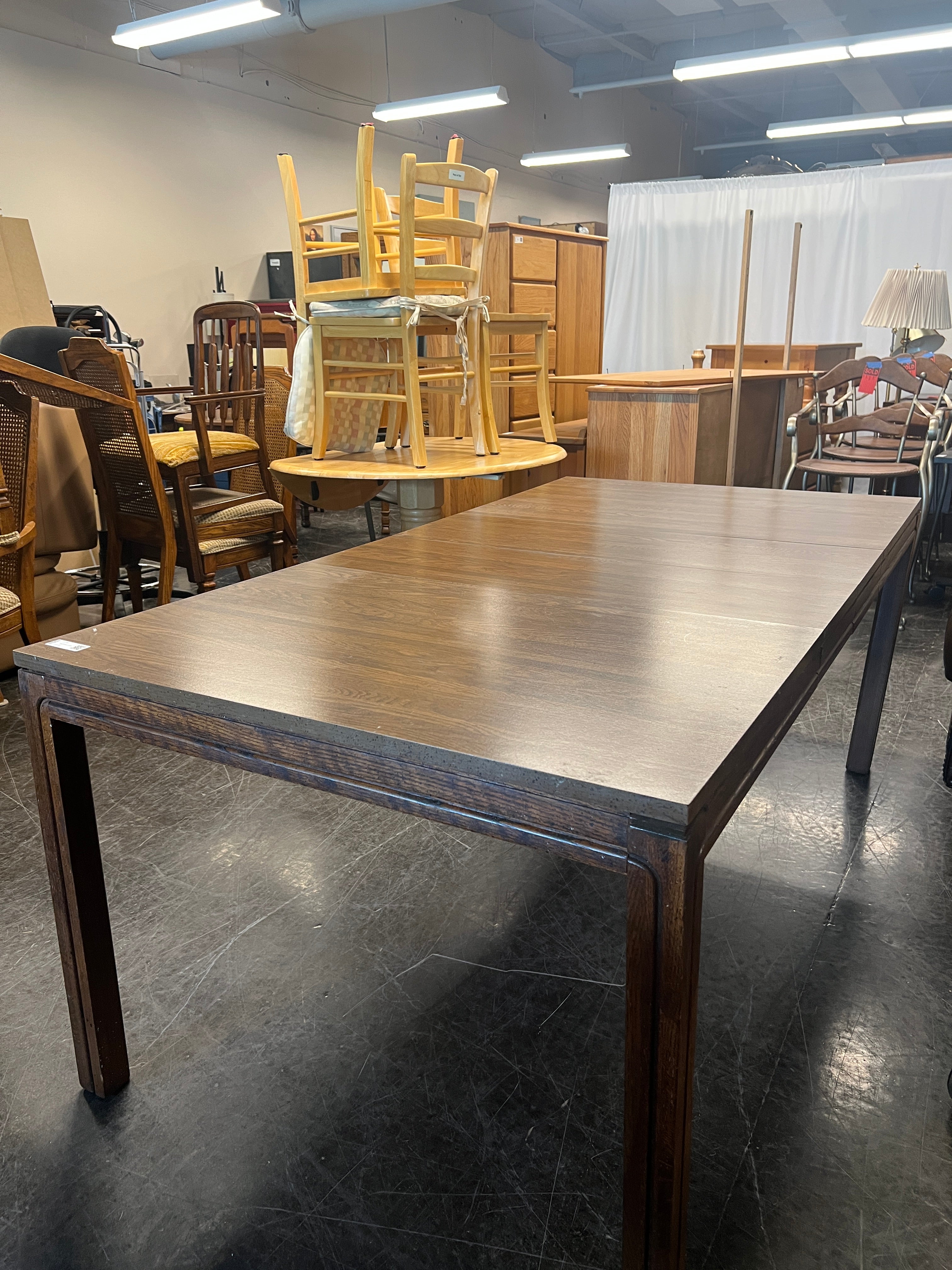 Table with Two Leafs