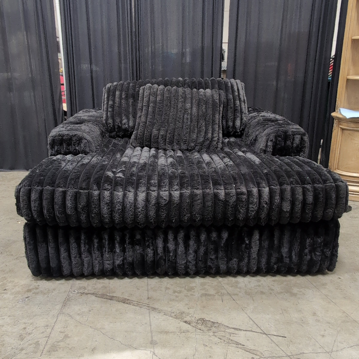 Plush Black Ribbed Fabric Sectional Couch