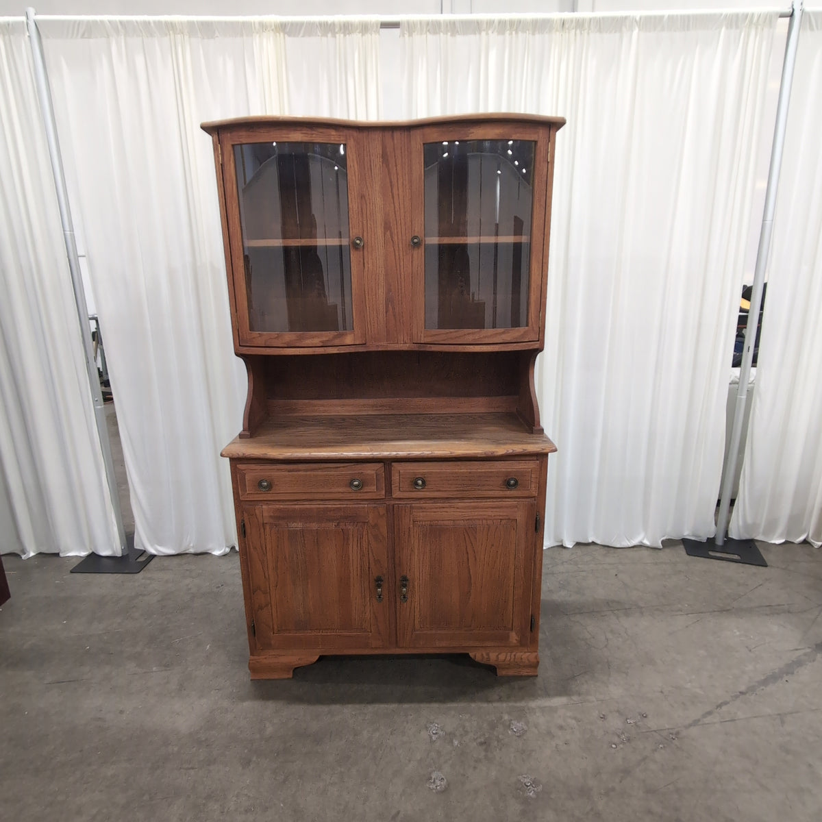 Traditional Oak Wood China Cabinet with Glass Doors