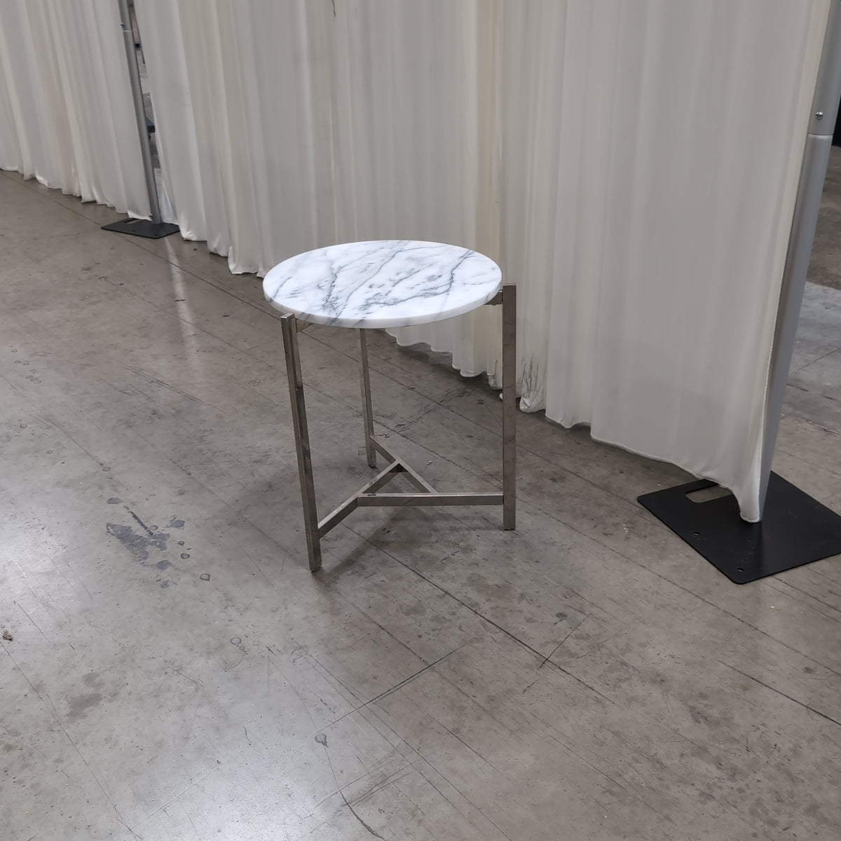 Contemporary Round End Table in White Marble