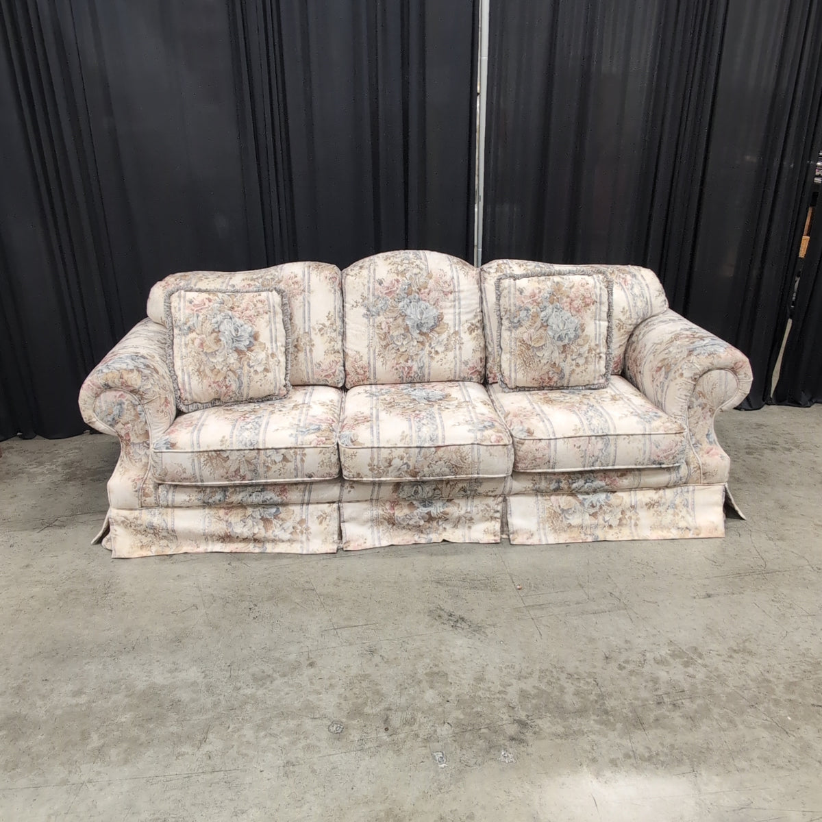 Traditional Floral Pattern Fabric Couch