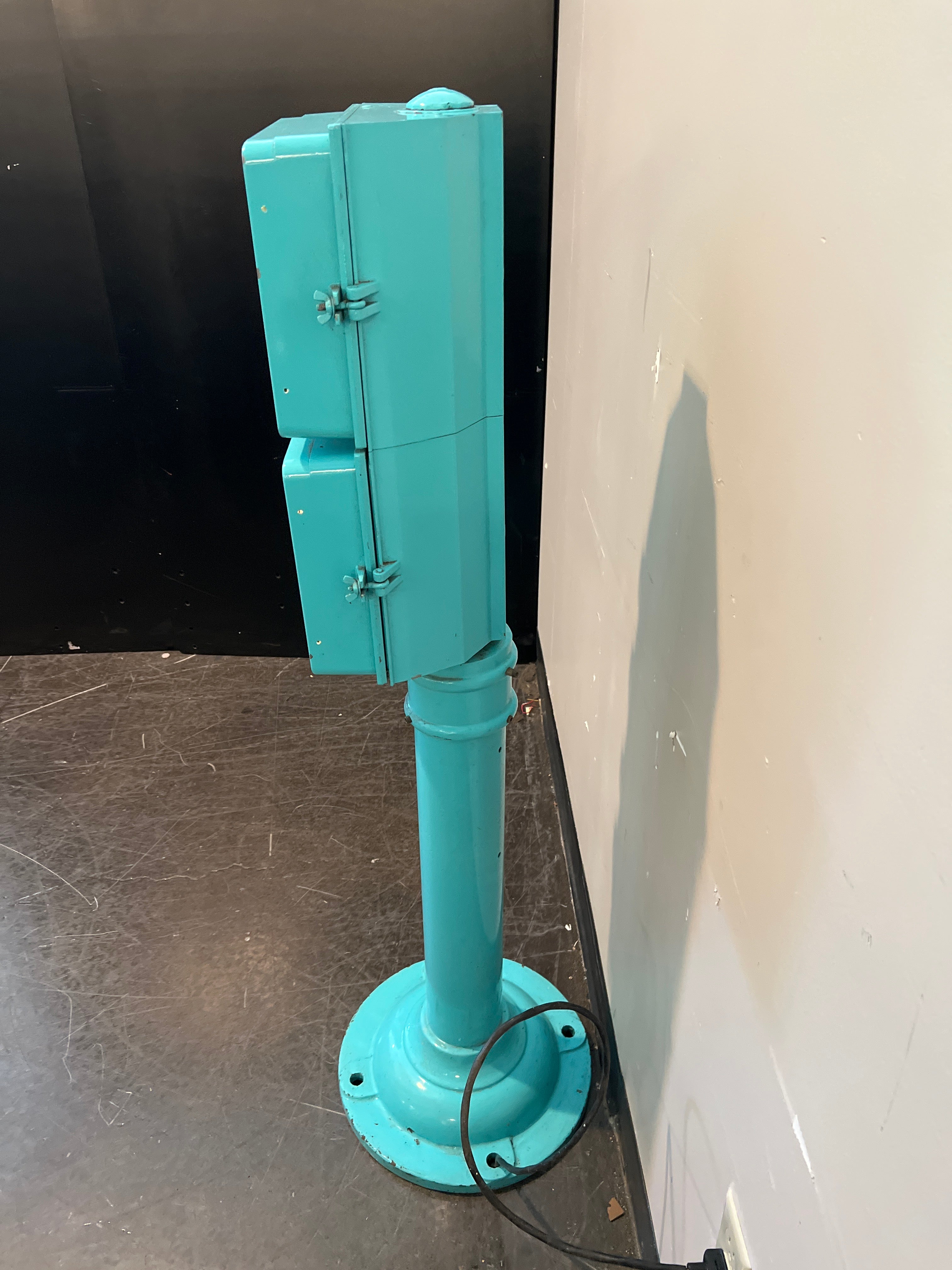 Vintage ONOLITE Pedestrian Signal