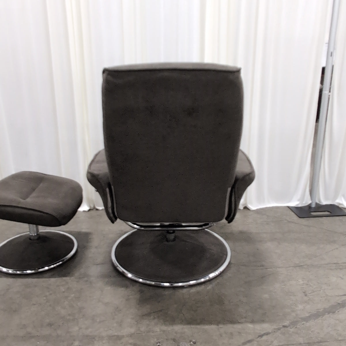Dark Gray Fabric Upholstered Recliner