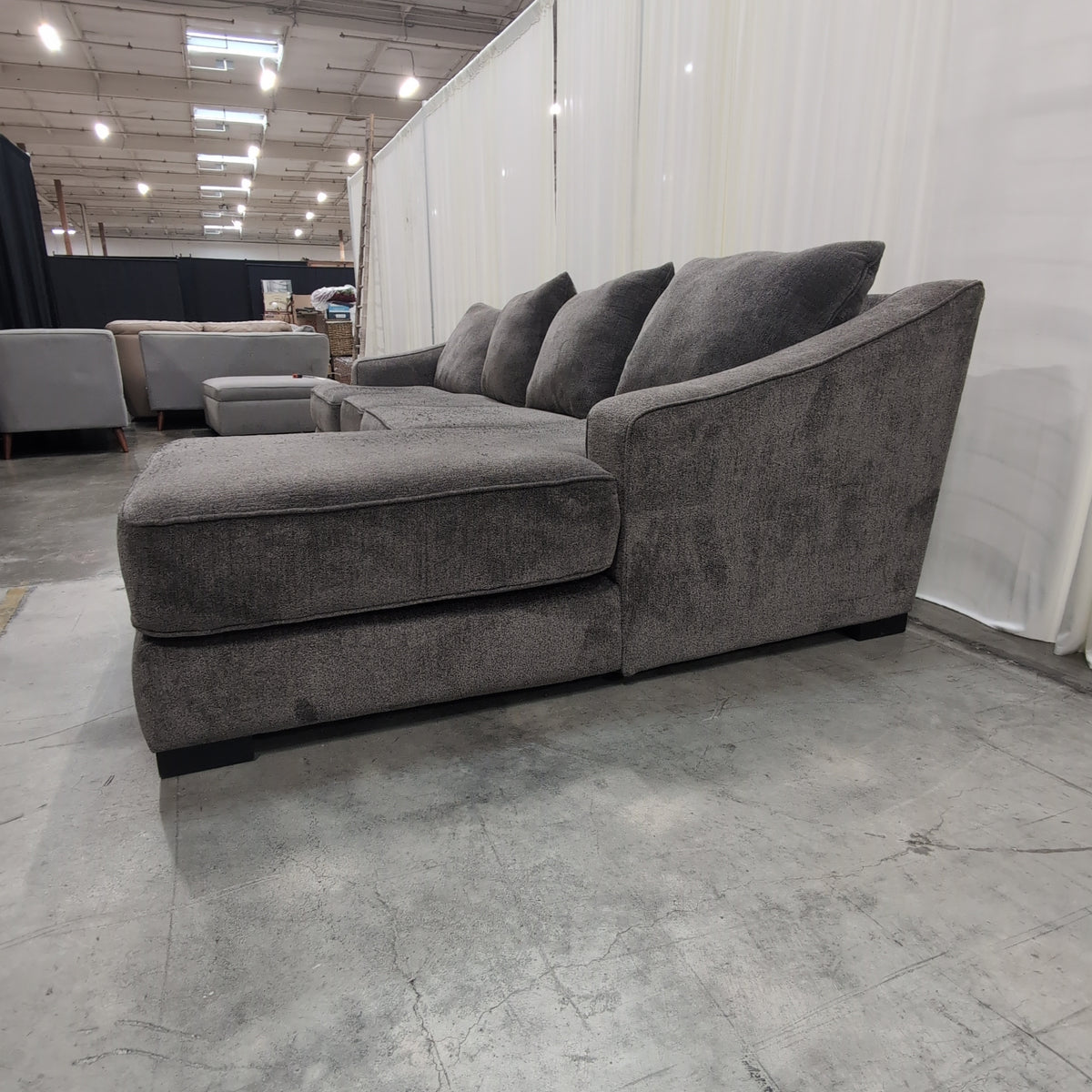 Contemporary Dark Grey L-Shaped Sectional Couch in Fabric
