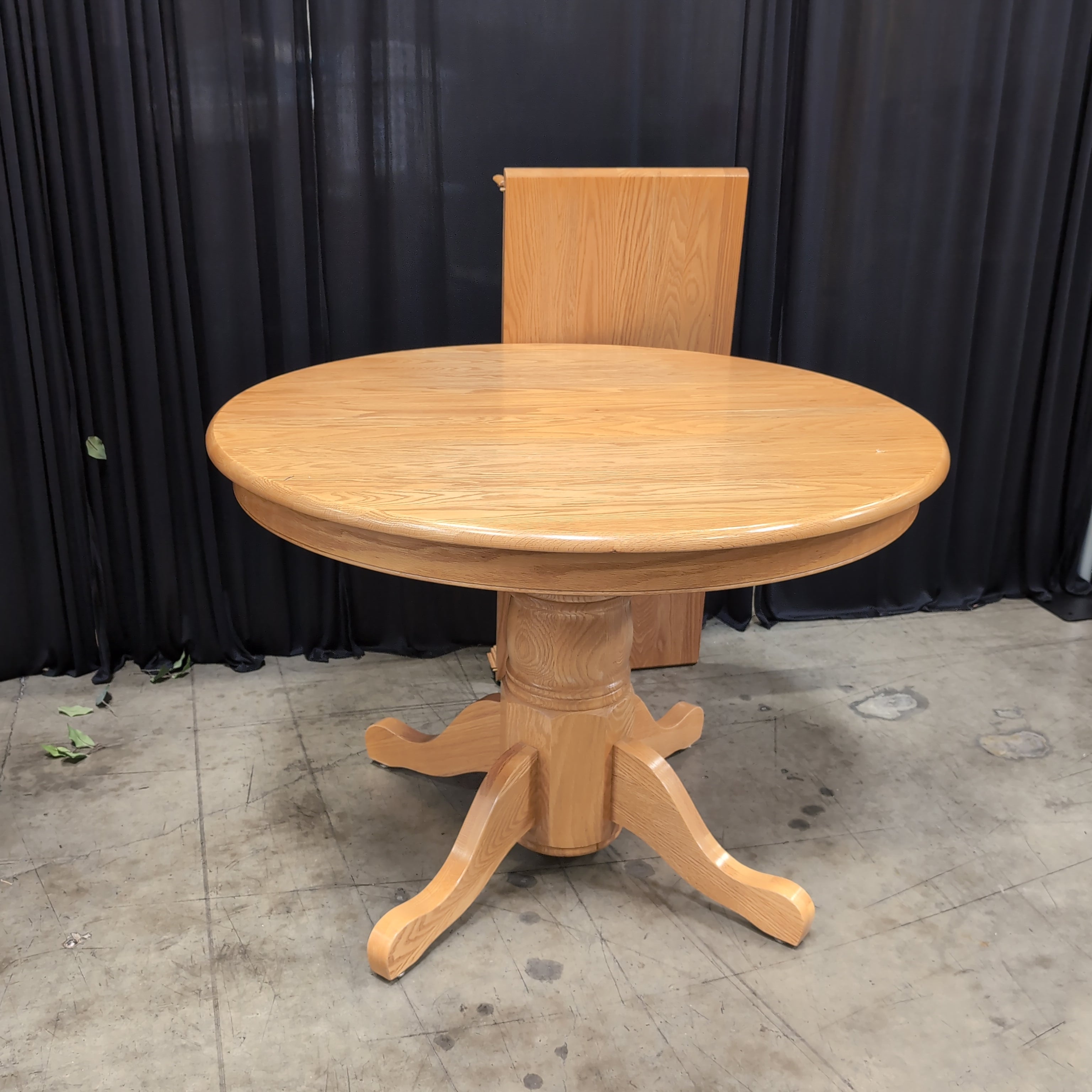 Light Oak Round Pedestal Dining Table