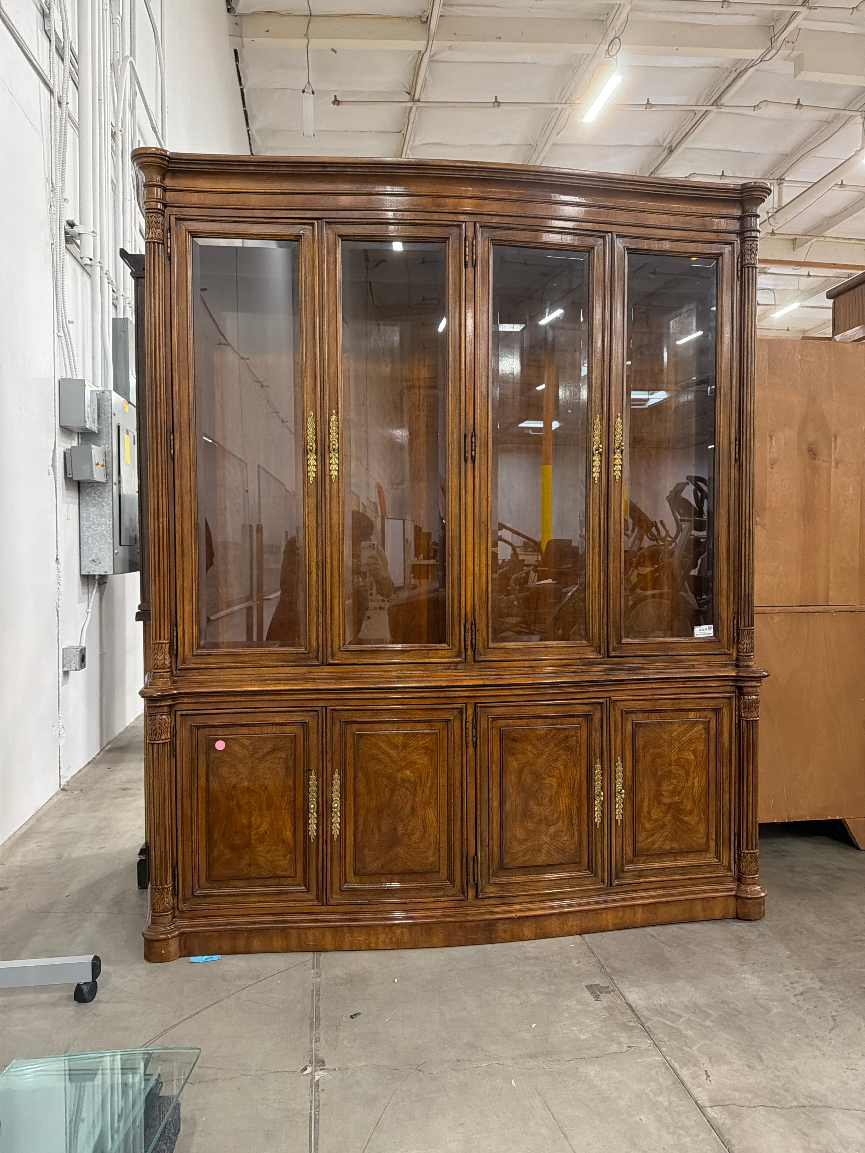 DREXEL Hardwood Curio Cabinet - Excellent Condition
