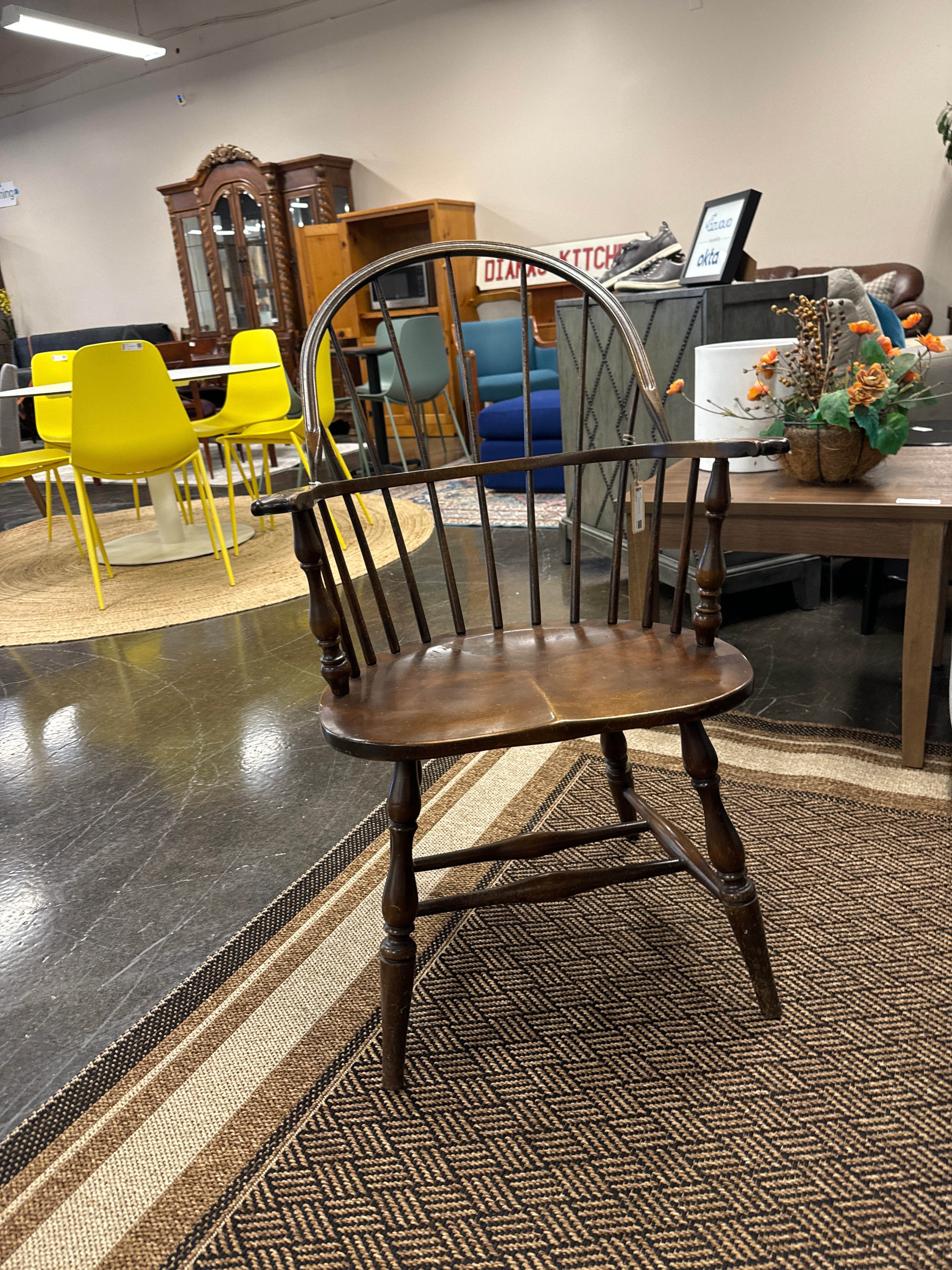 The Heywood Wakefield Solid Oak Early American Fiddleback Dining/Side Chair