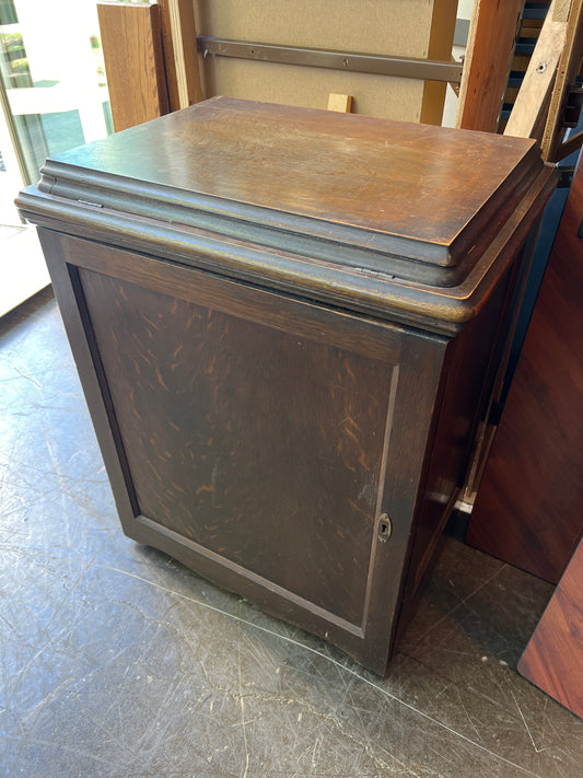 Vintage Singer Sewing Machine Cabinet with Built-in Machine