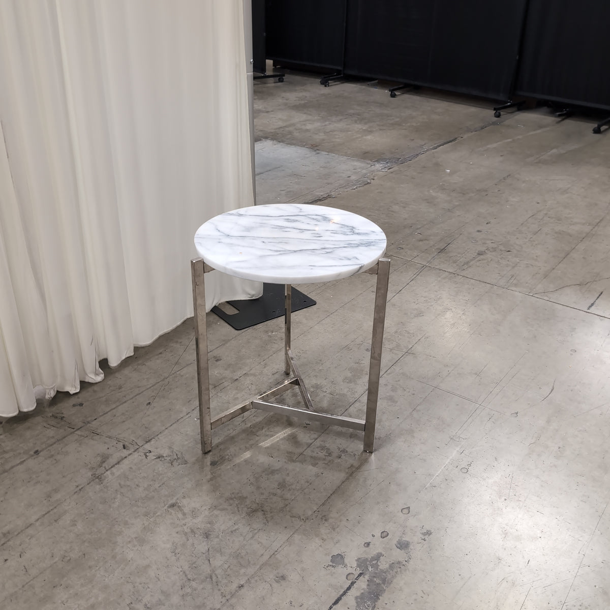 Contemporary Round End Table in White Marble