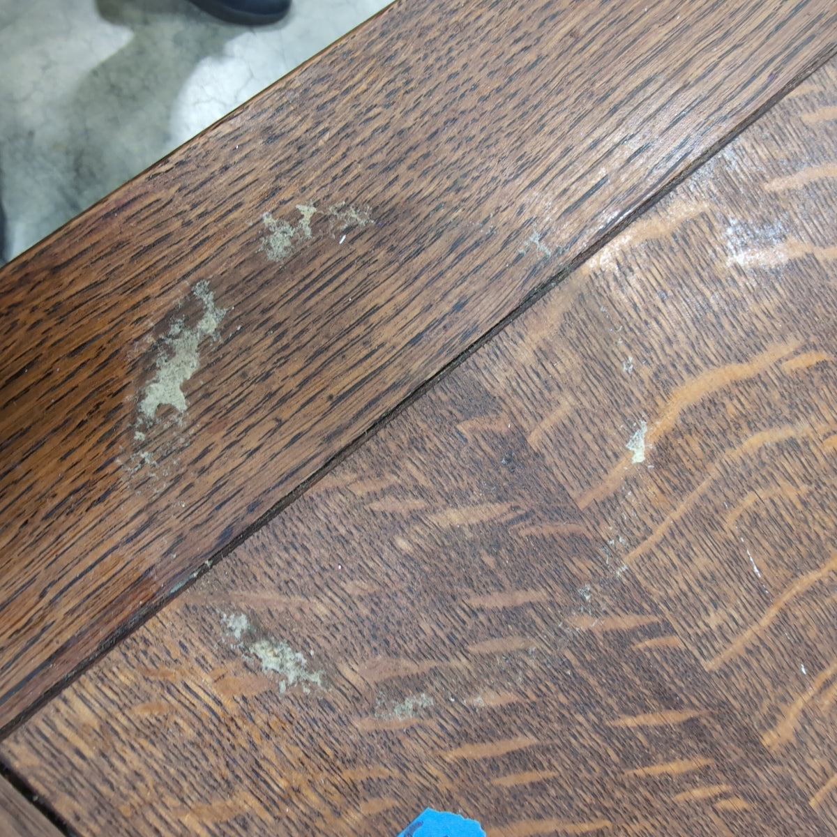 Brown Quarter Sawn Oak Drop-Leaf Dining Table with Turned Legs
