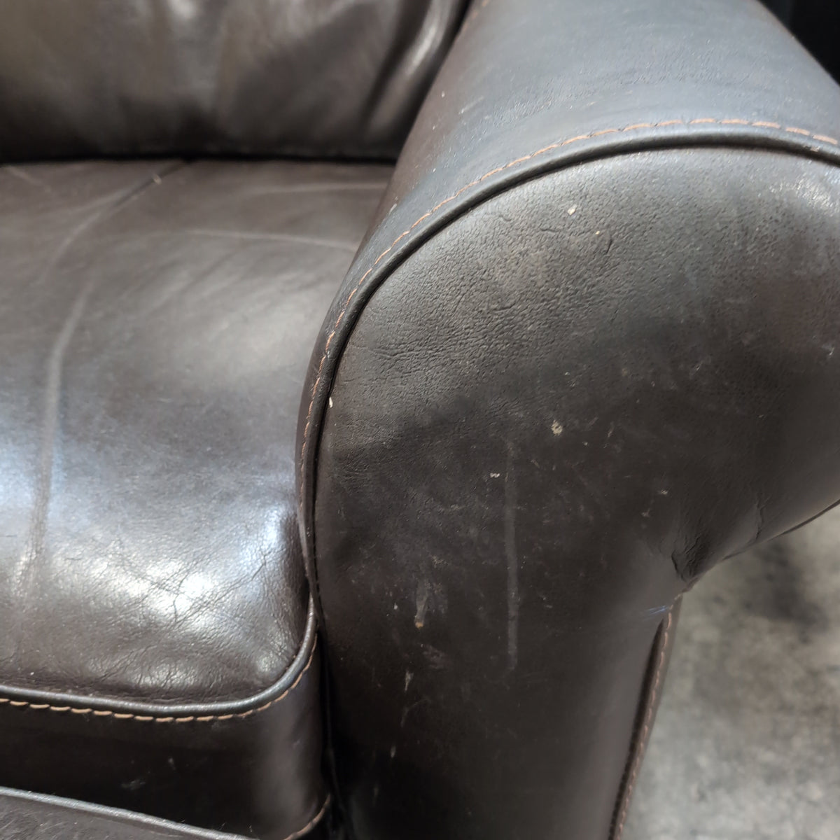 MADINE Brown Leather Club Chair with Ottoman