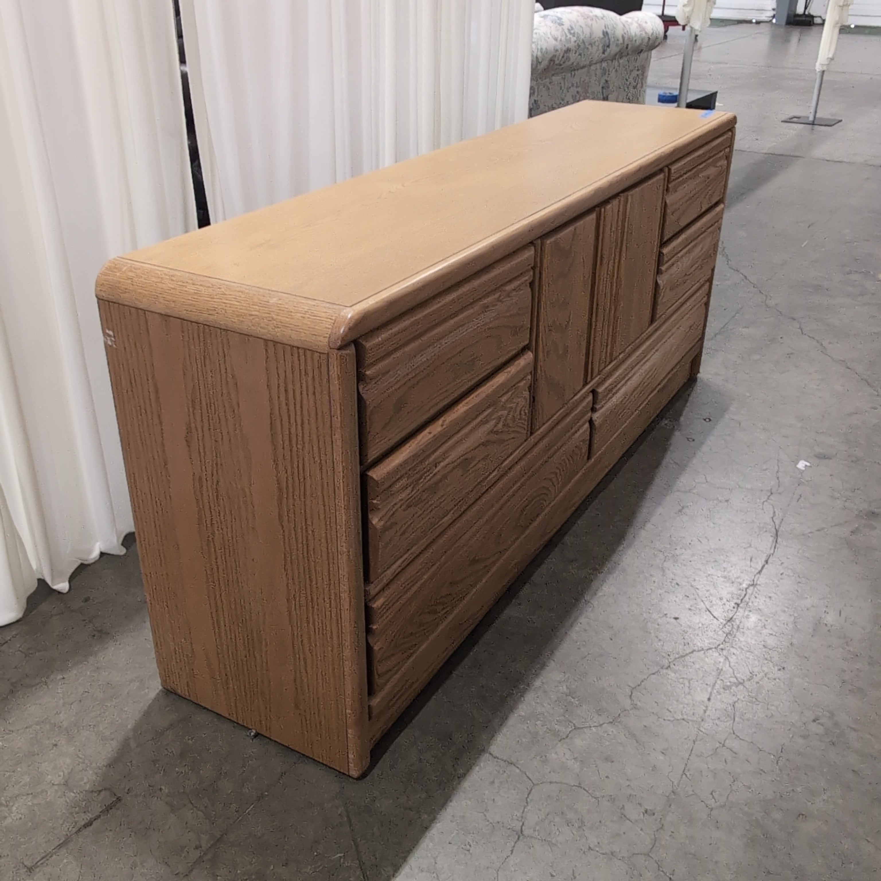 Light Oak Finish Fluted Front Dresser